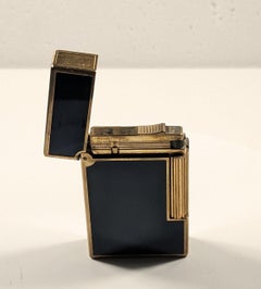 Encendedor Dupont Vintage Chapado en Oro y Laque de Chine Azul