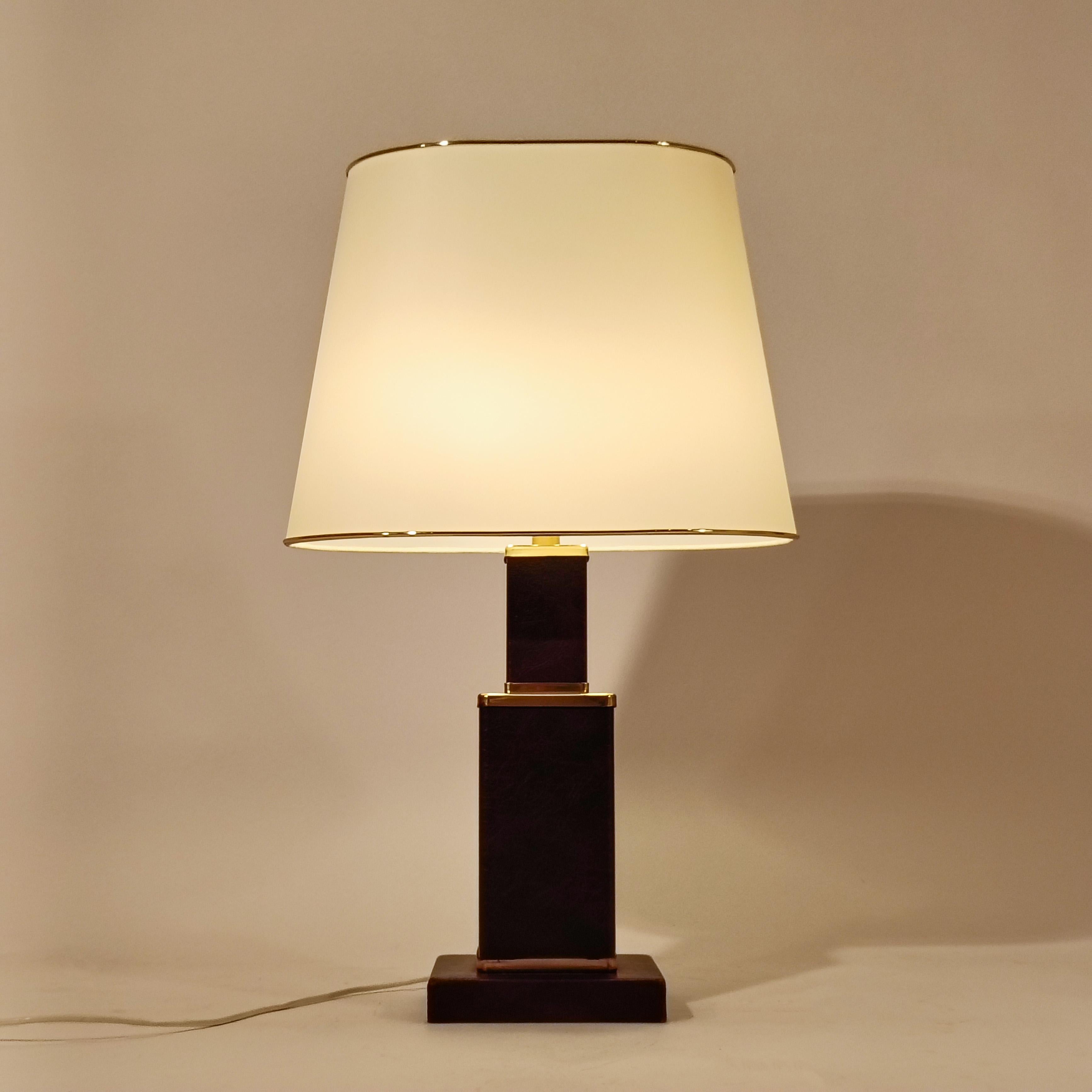 Metal Dupré-Lafon. Art Deco and Hollywood Regency style table lamp, France, 1960s For Sale