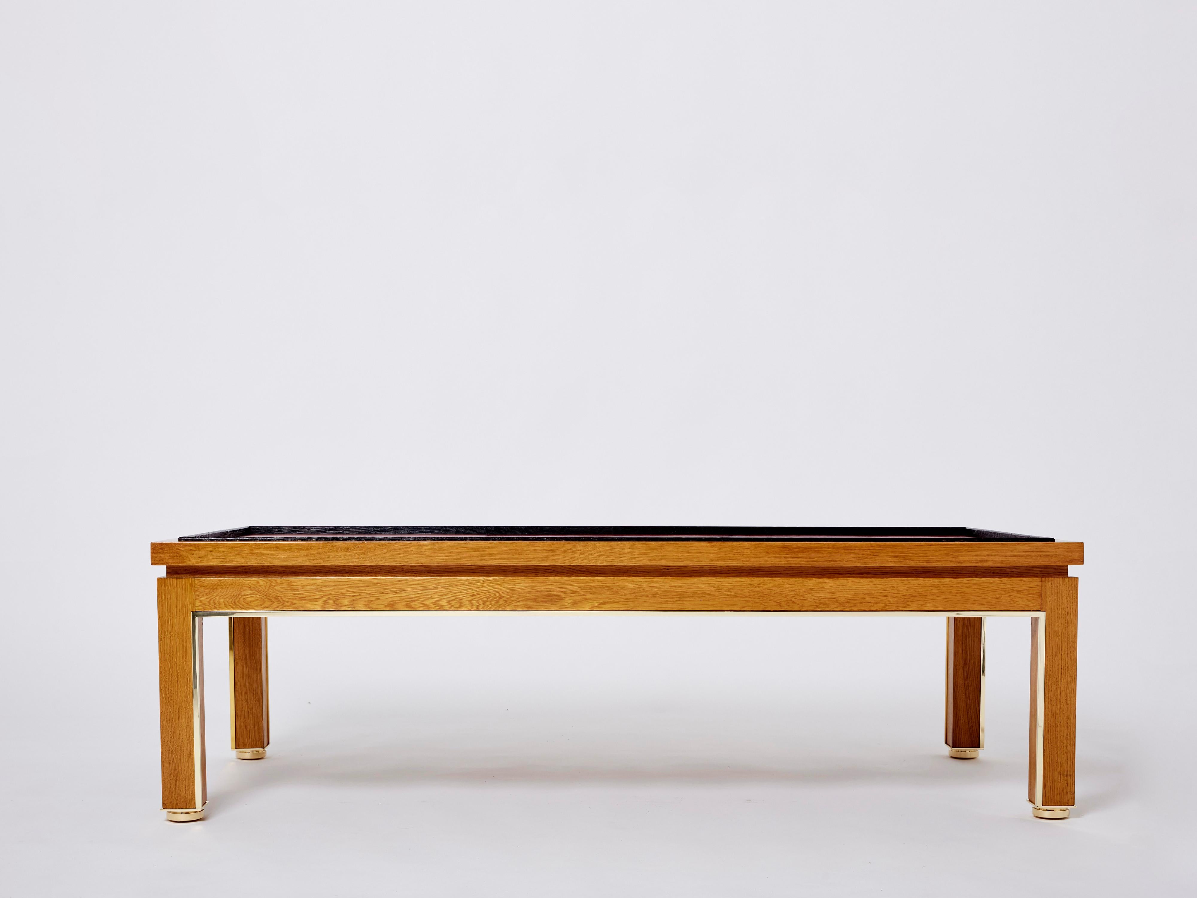Table basse de style Dupré-Lafon en chêne, laiton et cuir Alberto Pinto 1990 en vente 2