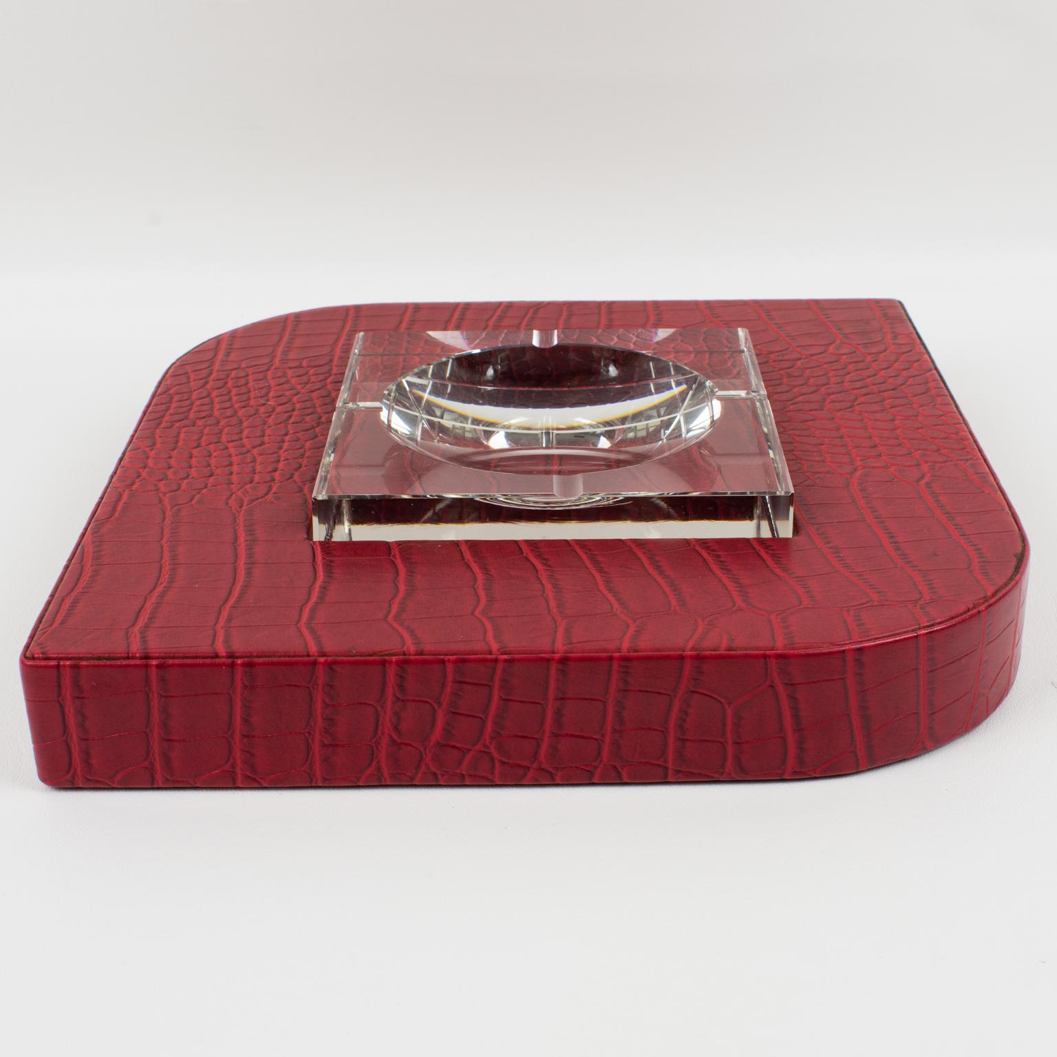 Cendrier en cuir rouge et cristal de style Dupre Lafon - Vide-Poche pour cigares Excellent état - En vente à Atlanta, GA