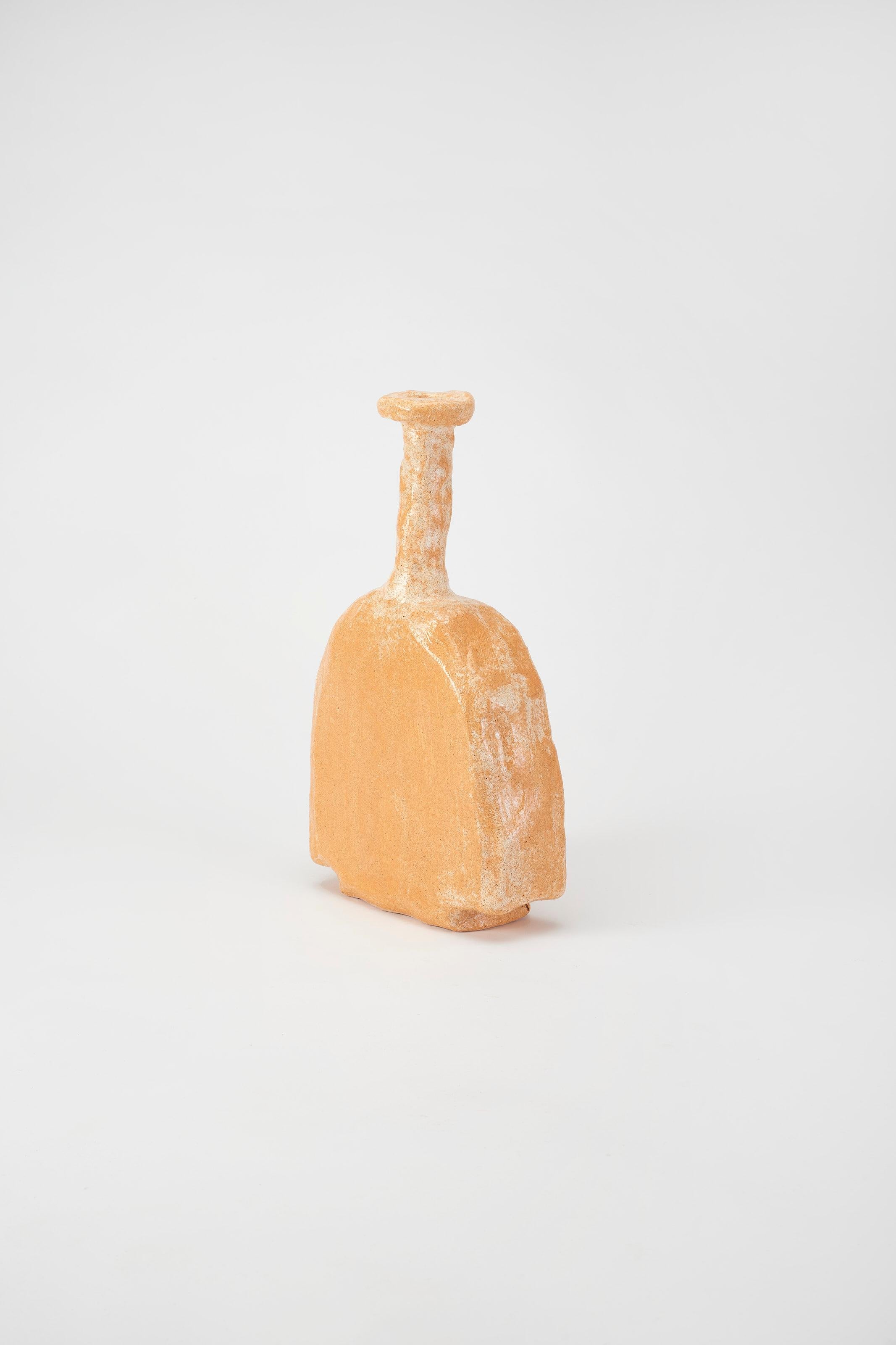 Olandese Unico vaso in ceramica arancione brillante a collo alto e piatto di Willem Van Hooff in vendita