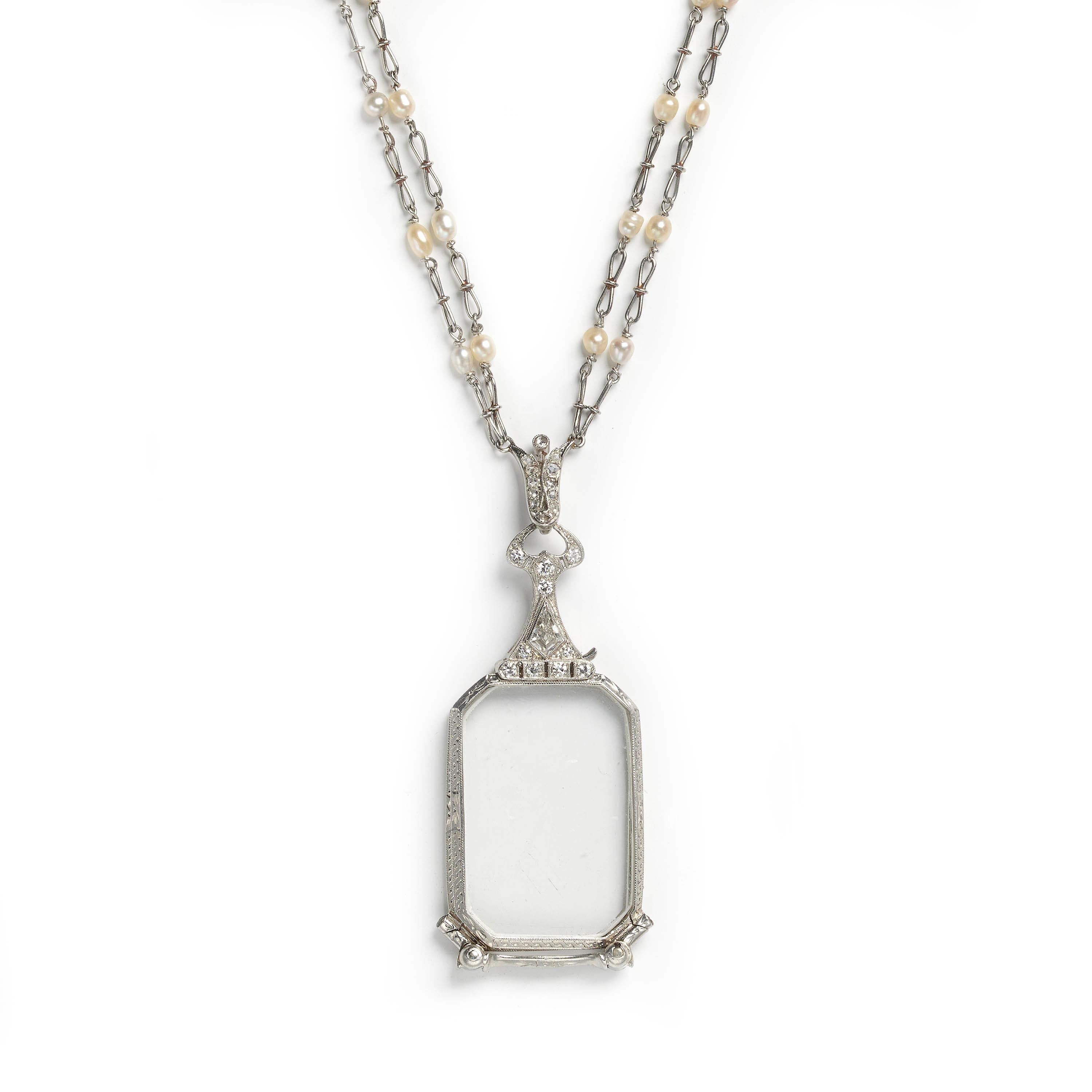 Taille ronde Durand & Co. Lorgnette et chaîne Art déco en diamants, perles et platine, vers 1930 en vente