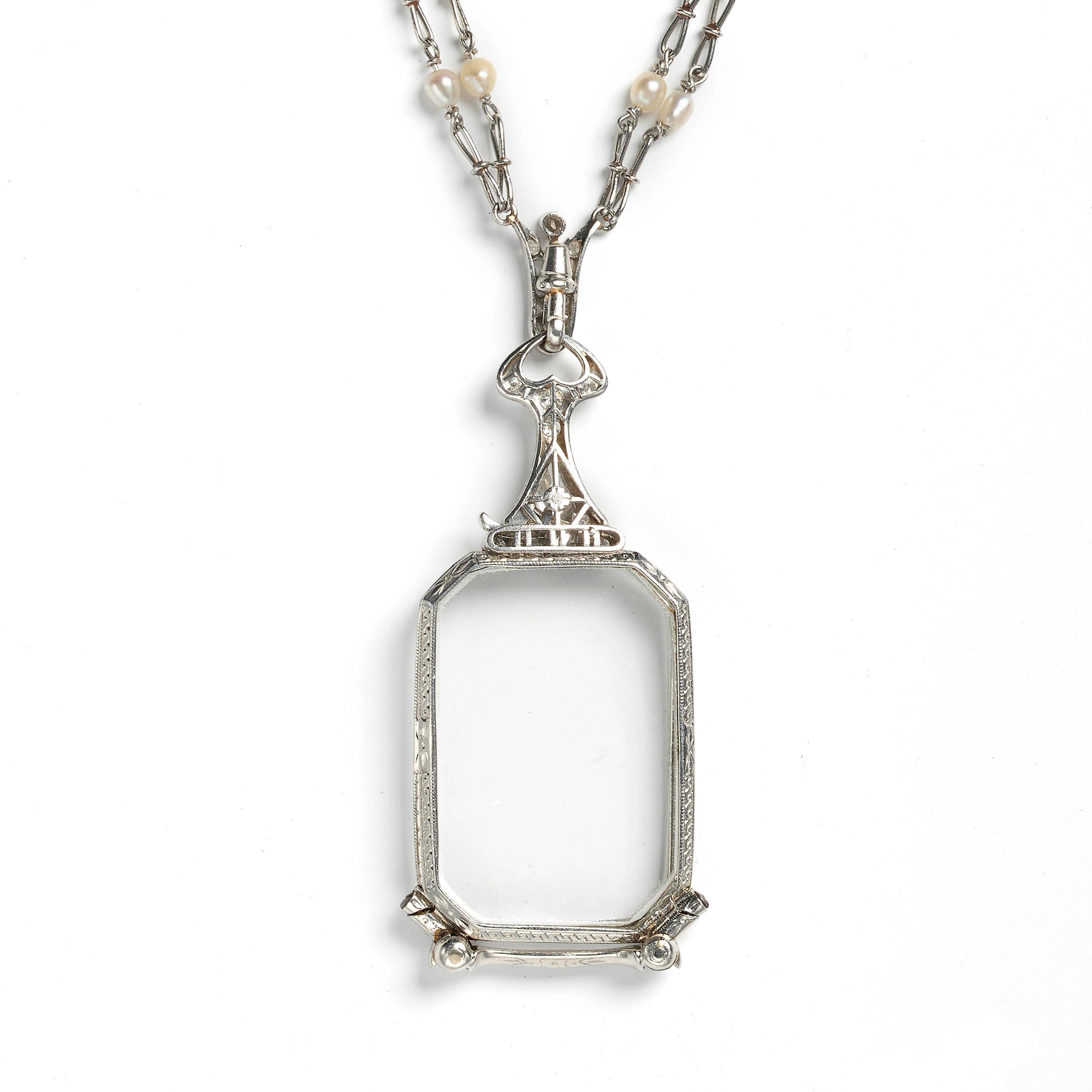 Durand & Co. Lorgnette et chaîne Art déco en diamants, perles et platine, vers 1930 Bon état - En vente à London, GB