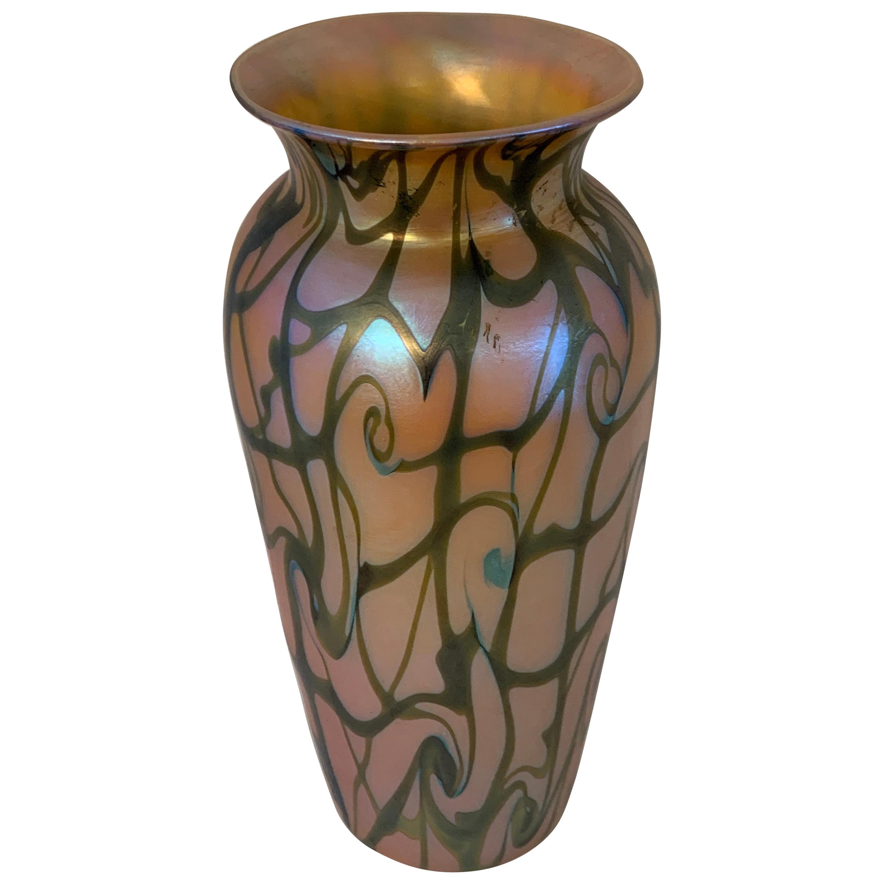 Durand King Tut Pattern Glass Vase For Sale