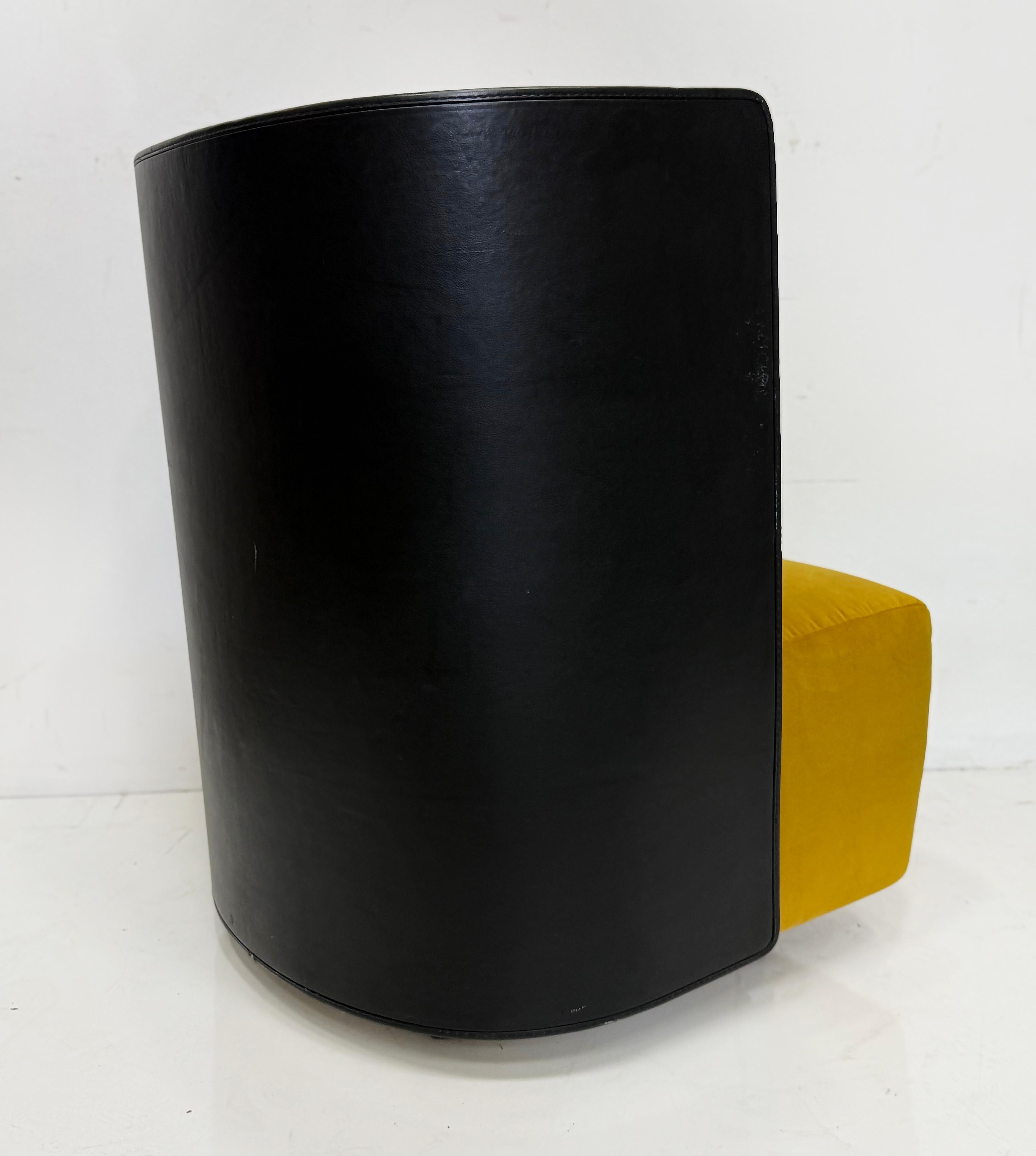 D'Urbino, Lomazzi for Zanotta 1984 Campo High Back Chair in Leather and Fabric en Bueno estado para la venta en Miami, FL