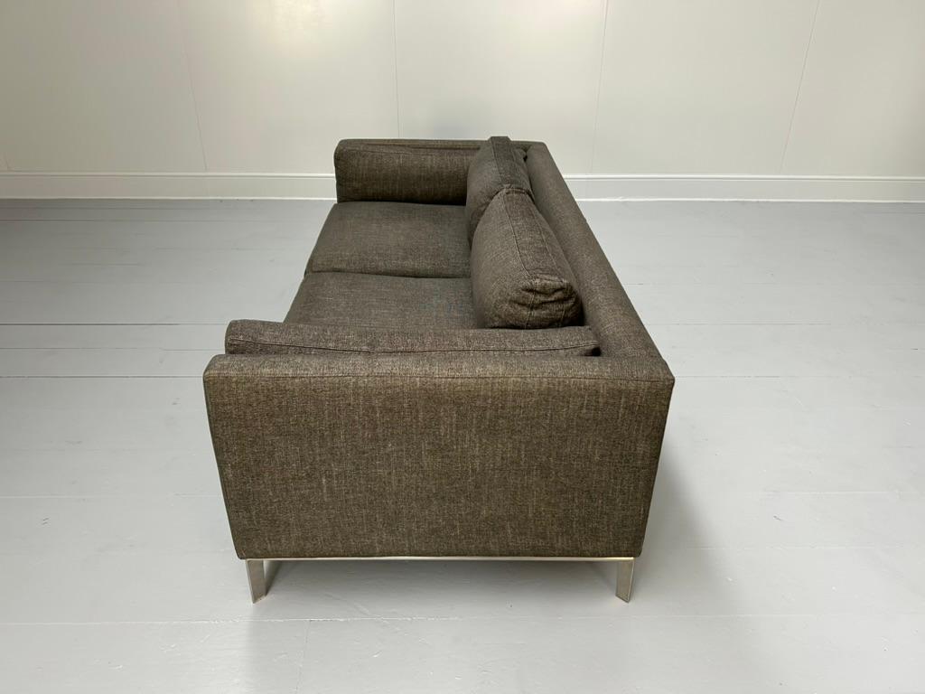 Duresta For Matthew Williamson “Minnelli” 2.5-Seat Sofa – In Brown Woven Linen For Sale 1