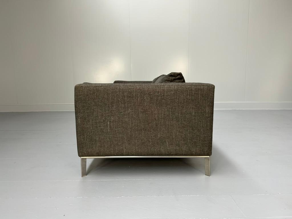 Duresta For Matthew Williamson “Minnelli” 2.5-Seat Sofa – In Brown Woven Linen For Sale 3