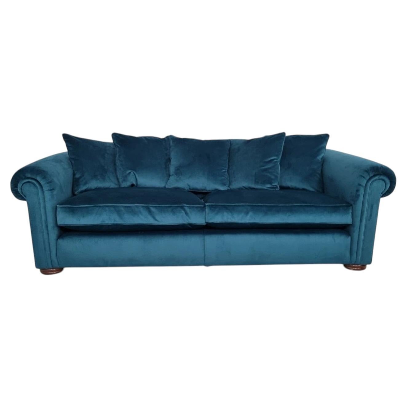 Duresta Maximus Grande English Three-Seater Sofa in Luxurious Teal Velvet For Sale