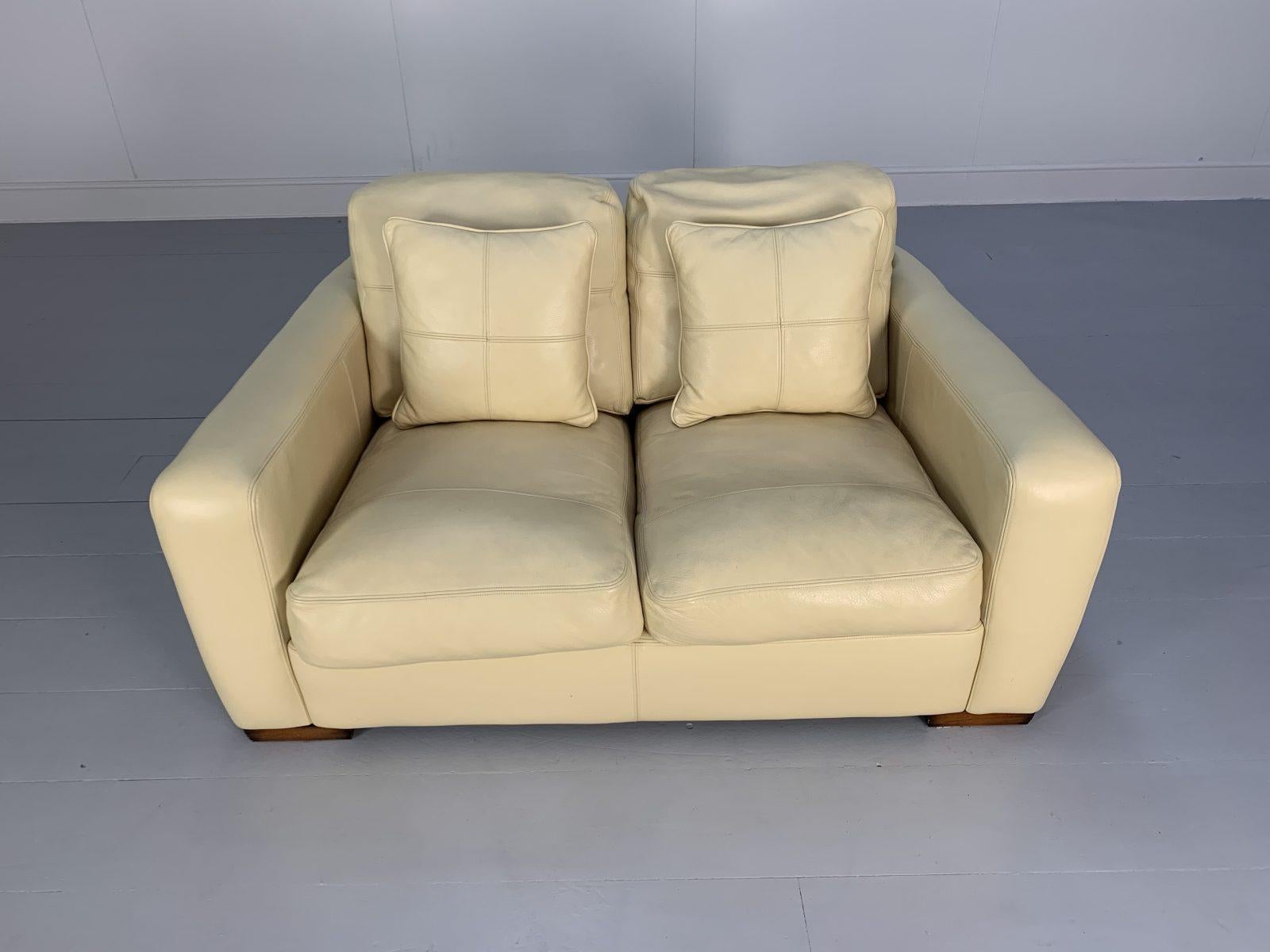 Contemporary Duresta “Panther” 2-Seat Sofa – in Cream Leather For Sale