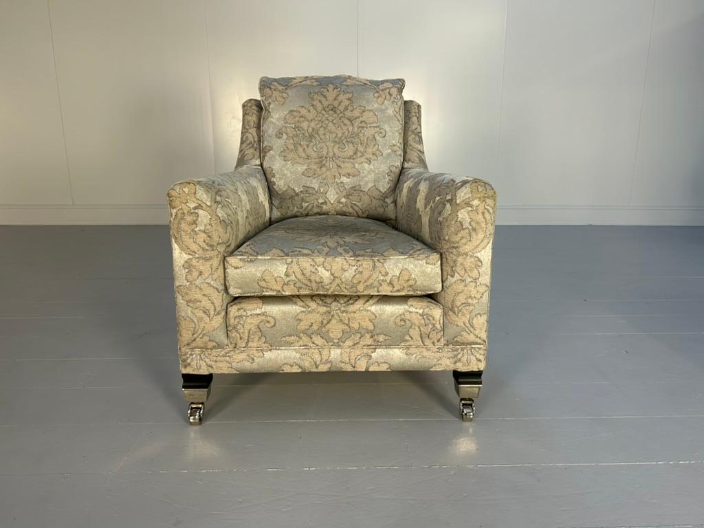 Canapé et fauteuil Trafalgar de Duresta en damas métallique en vente 9