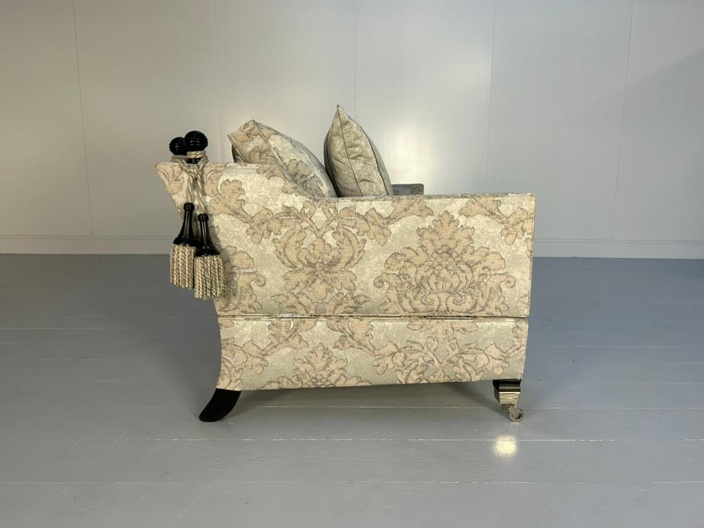 Canapé et fauteuil Trafalgar de Duresta en damas métallique en vente 11