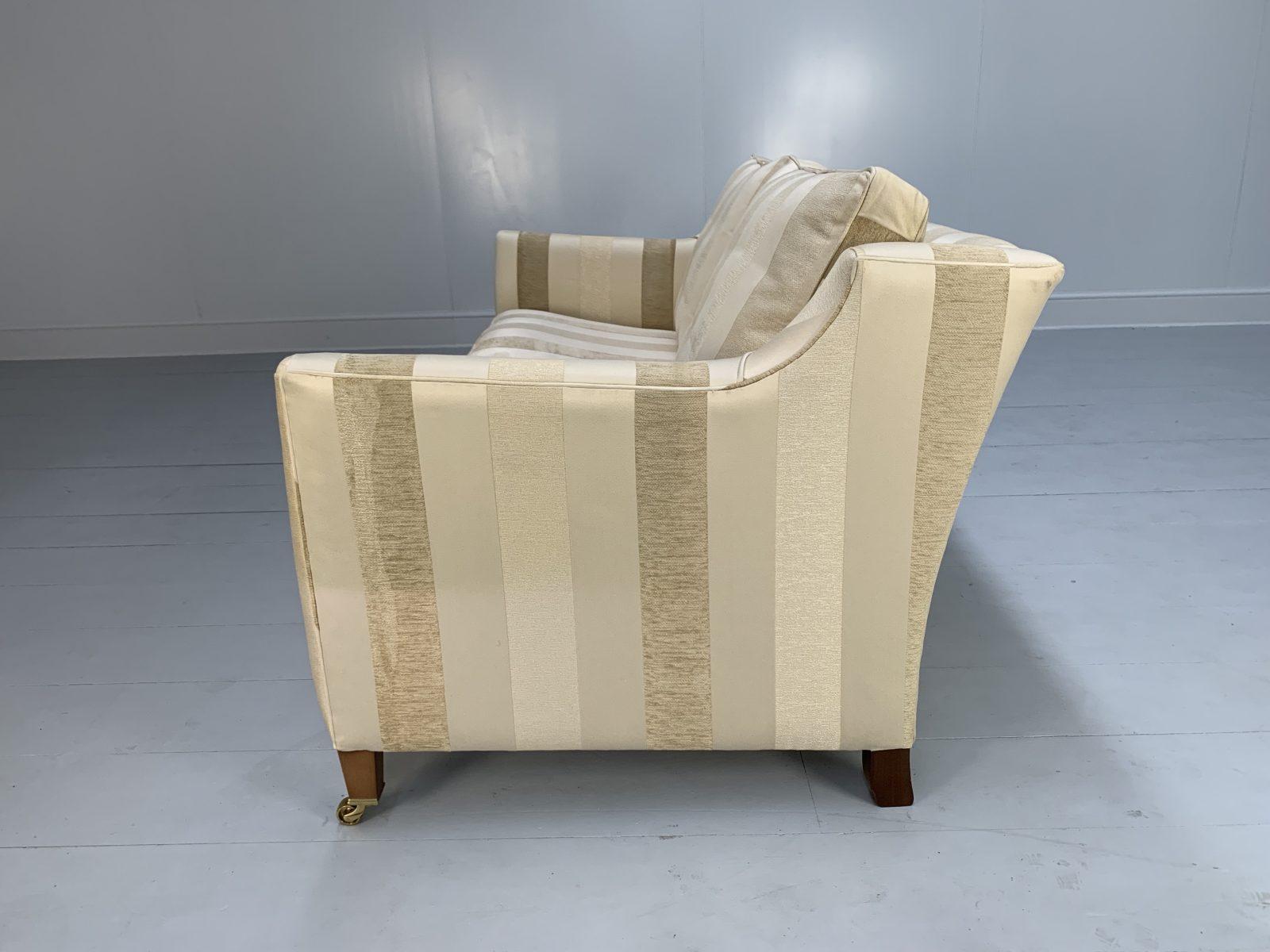 Duresta “Villeneuve” Sofa – 2.5-Seat – in Ivory Gold Stripe In Good Condition In Barrowford, GB
