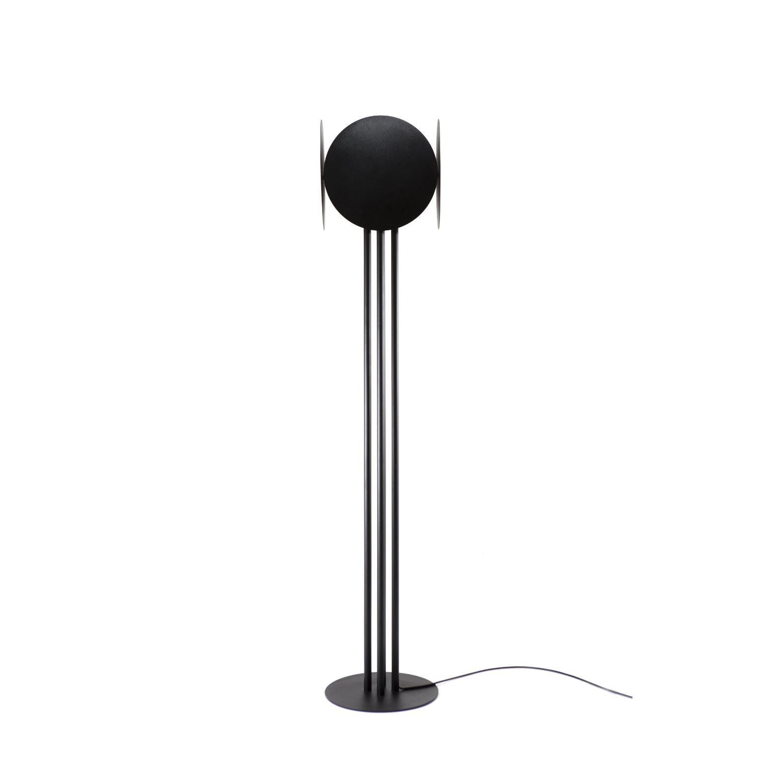 Dureza - Floor lamp by Cultivado Em Casa
Dimensions: 34 x 34 x 170 cm
Materials: Carbon steel and electrostatic painting.

All our lamps can be wired according to each country. If sold to the USA it will be wired for the USA for instance.

The