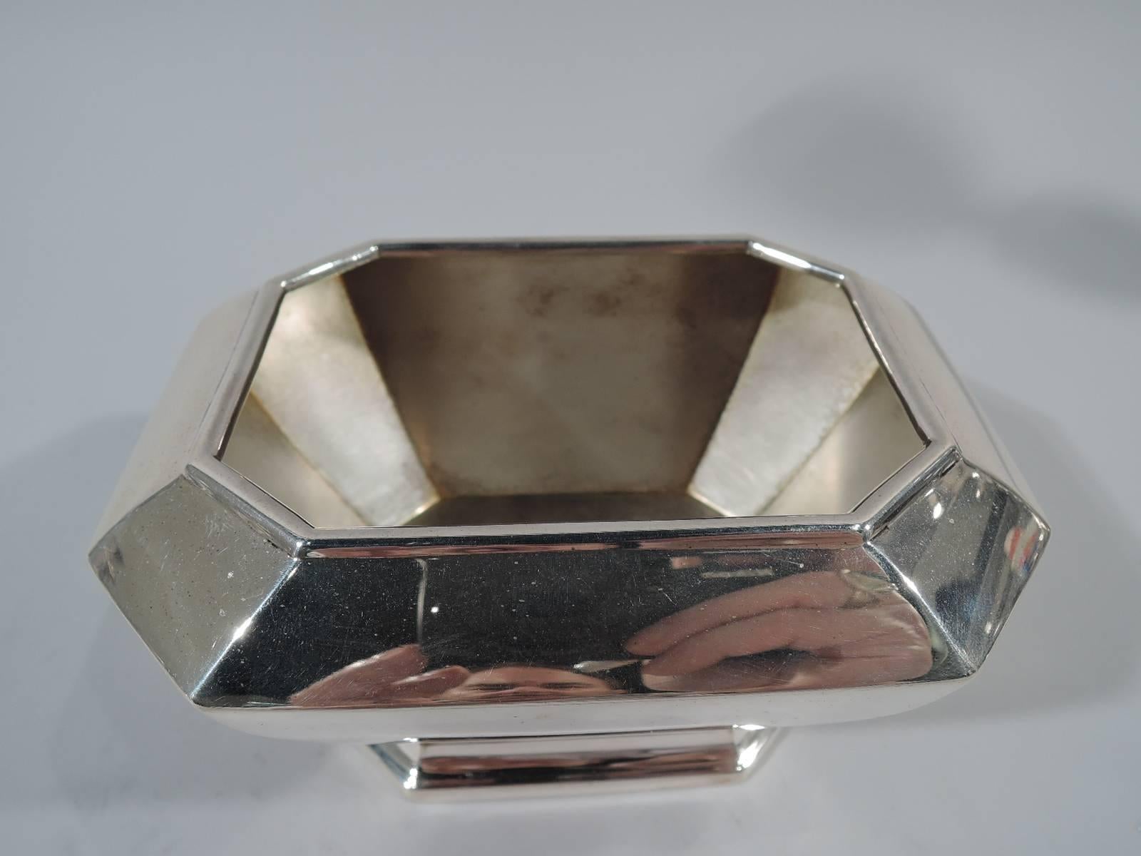 Durgin Fairfax Art Deco Sterling Silver Bowl In Excellent Condition In New York, NY