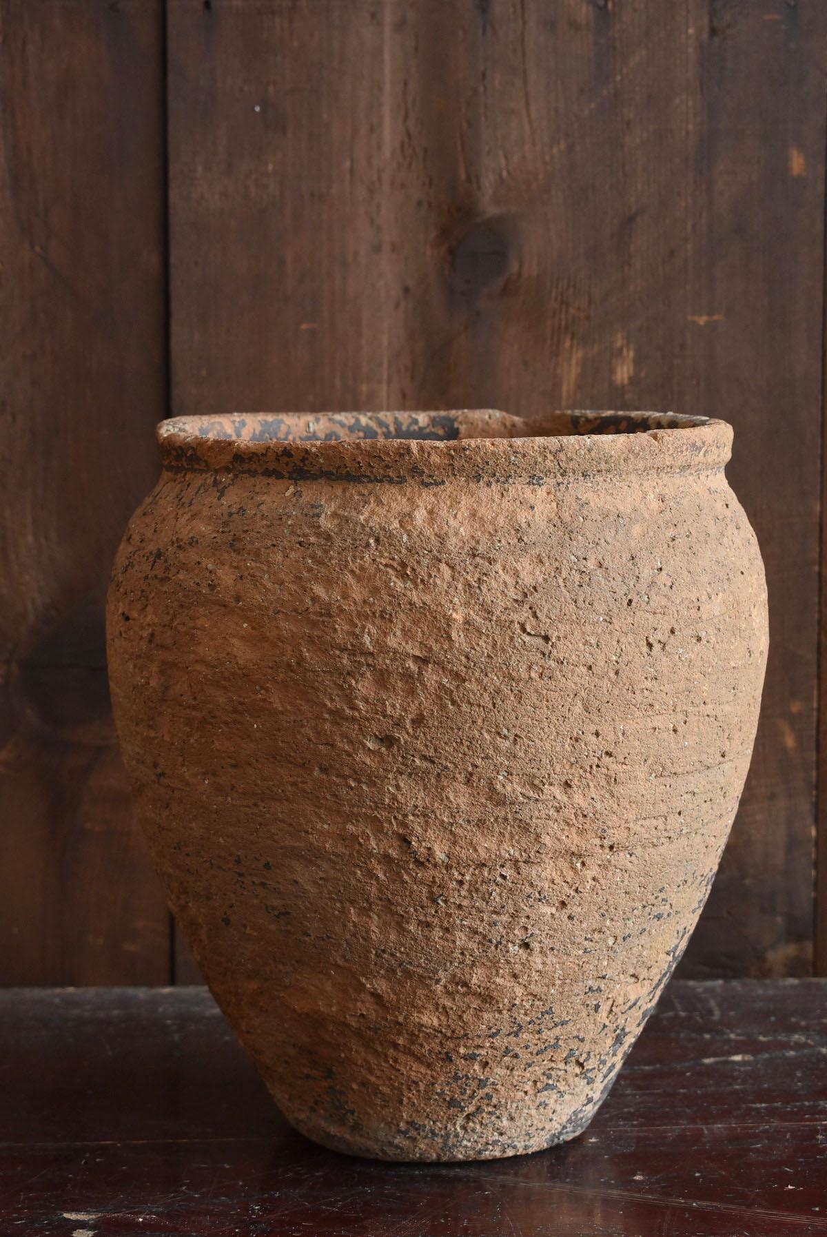 Japanese During the Edo Period in Japan Antique Jar /Shigaraki Ware Pot / 1600-1700