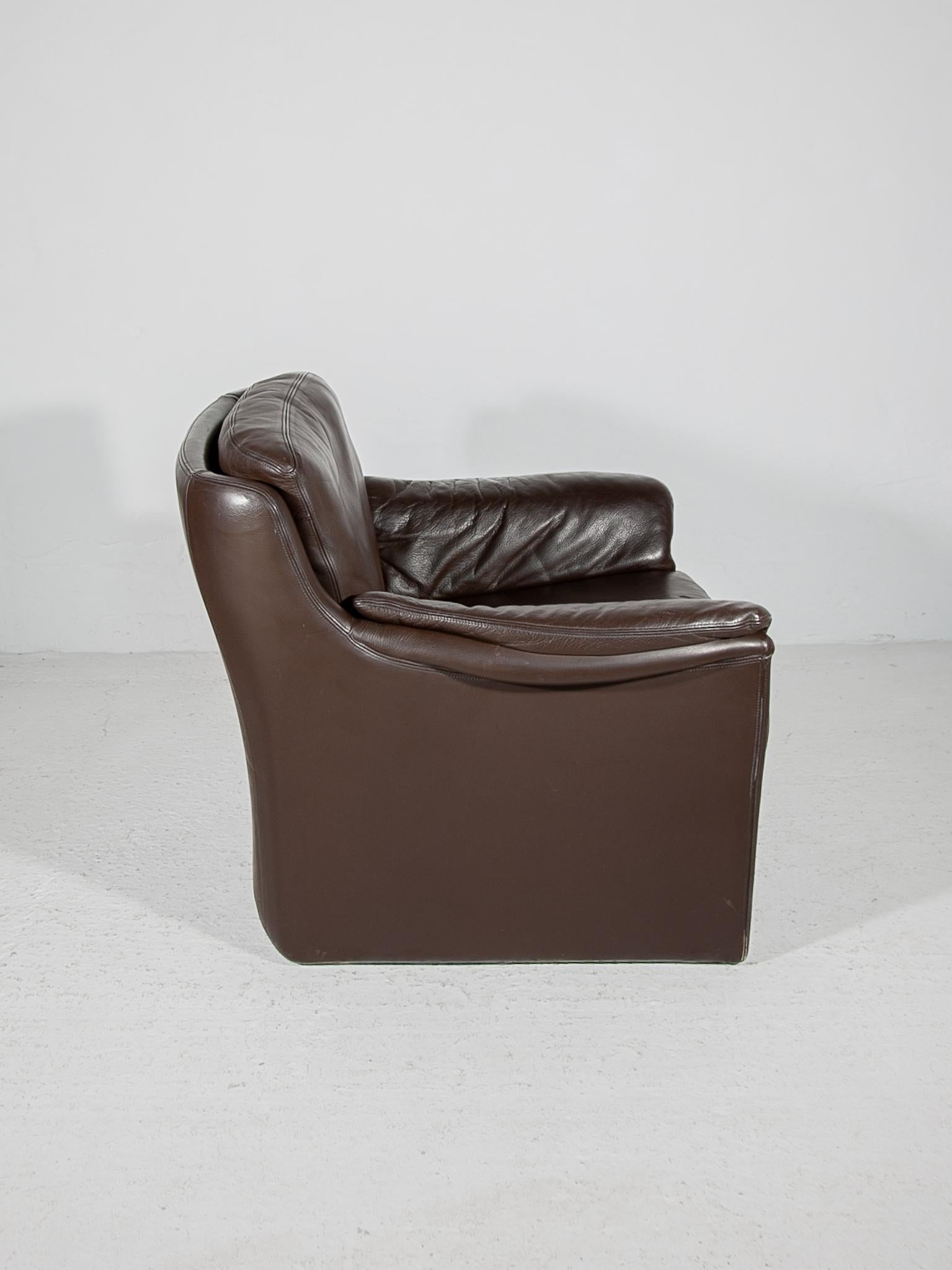 Mid-Century Modern  Durlet Lounge Chair, Buffolo Brown Leather, 1970s For Sale