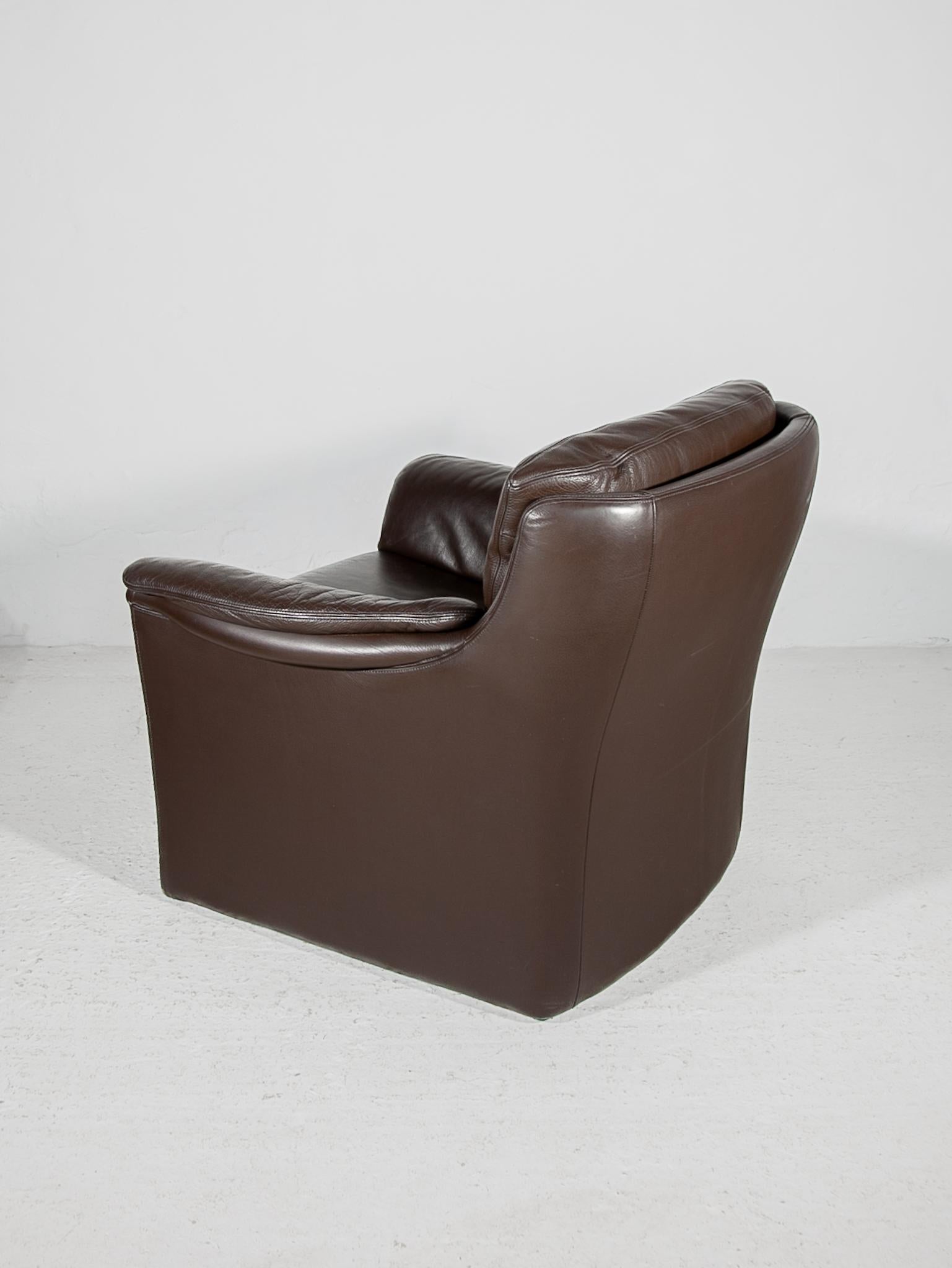  Durlet Lounge Chair, Buffolo Brown Leather, 1970s In Good Condition For Sale In Antwerp, BE