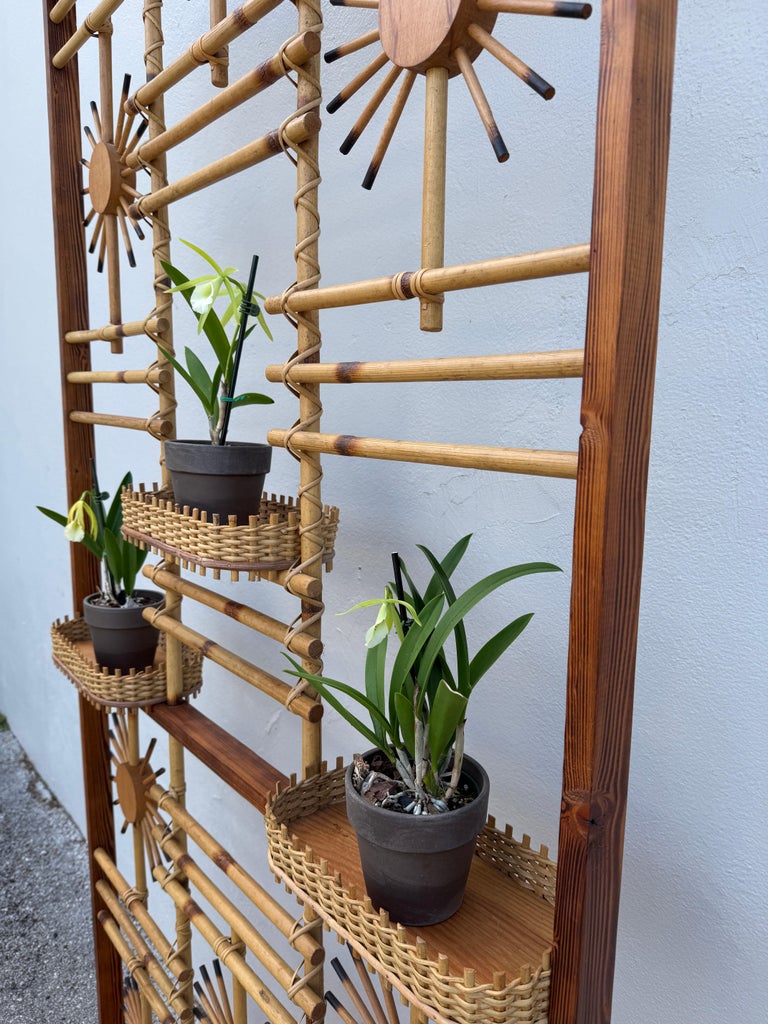 Duan Jurkovi Wandregal oder durchbrochener Paravent aus Bambus und Rattan  1960er Jahre im Angebot bei 1stDibs Deutschland