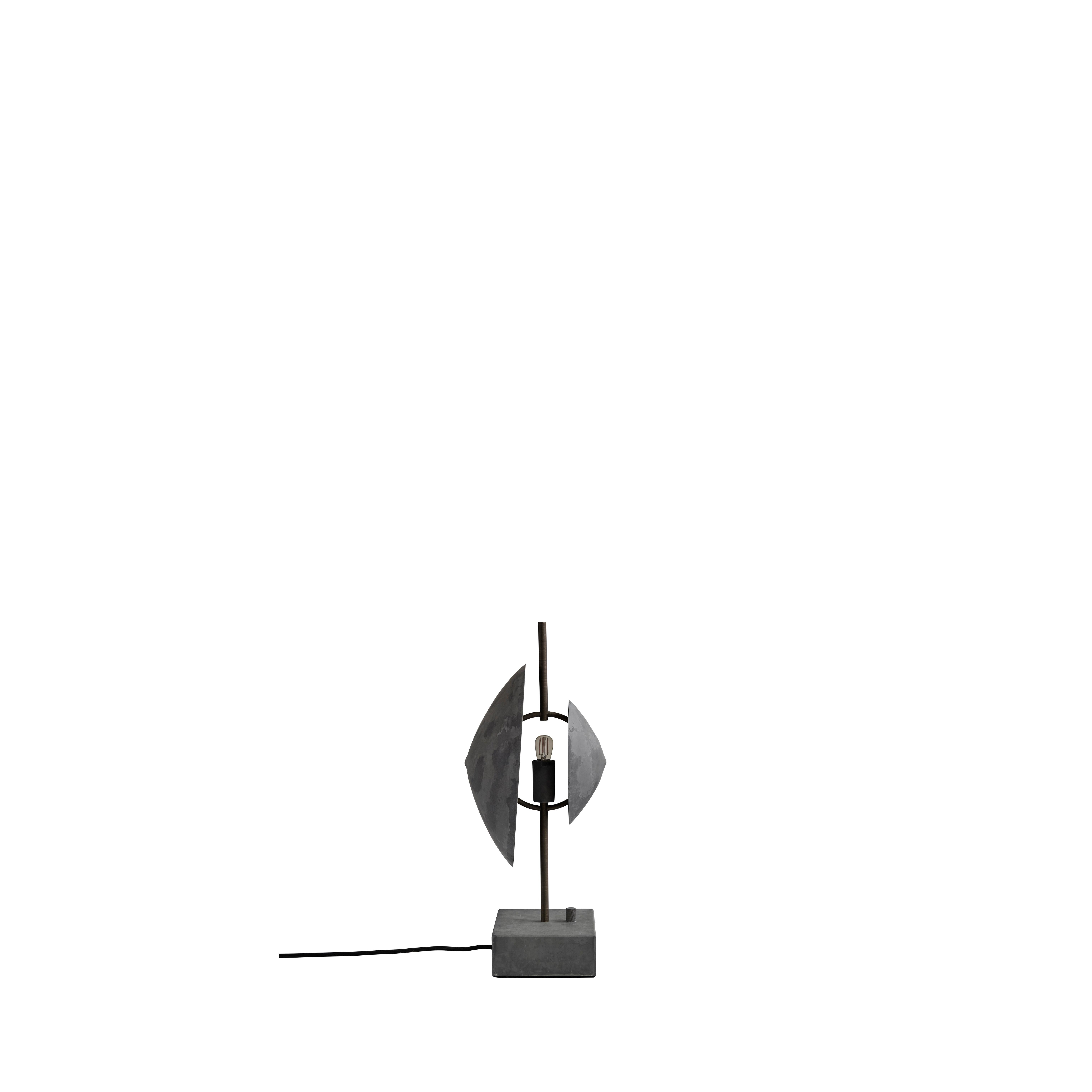 Dusk table lamp by 101 Copenhagen
Designed by Kristian Sofus Hansen & Tommy Hyldahl.
Dimensions: L 20 x W 30 x H 50 cm
Cable length: 200 cm
This product is not wired for USA
Materials: metal: aluminum / oxidezed
Cable: fabric covered cable /