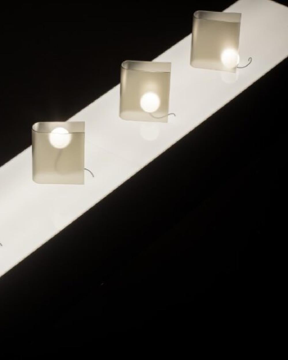 Verre brun Lampe de table DUSK de Nendo pour Wonderglass en vente