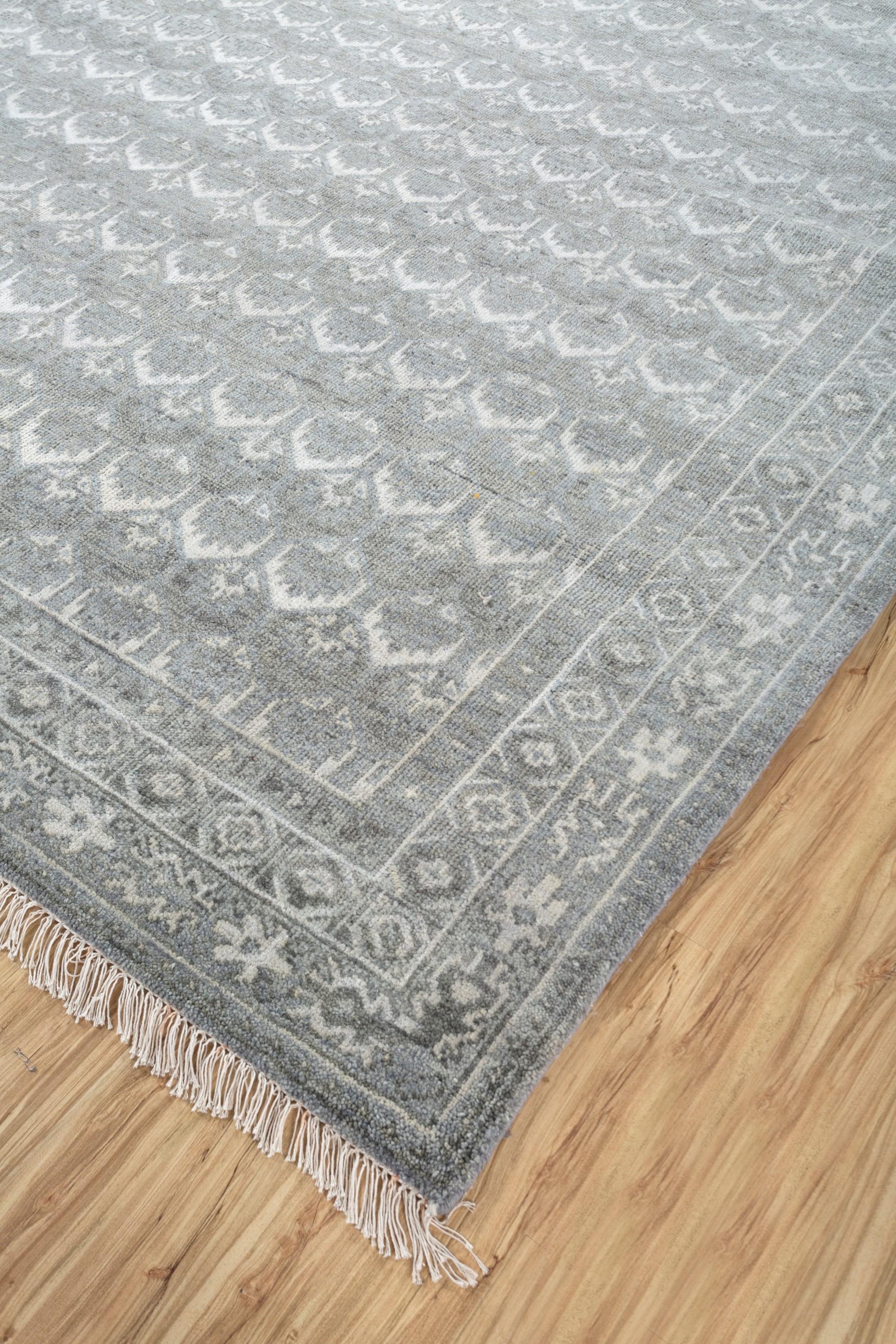 Indian Dusky Tides Blue Daisy & Dusky Blue 240x300 cm Hand Knotted Rug For Sale