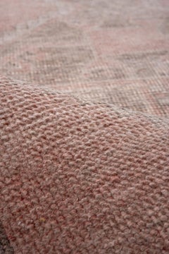 Dusted Vintage Color Wash in Triple Medallion
