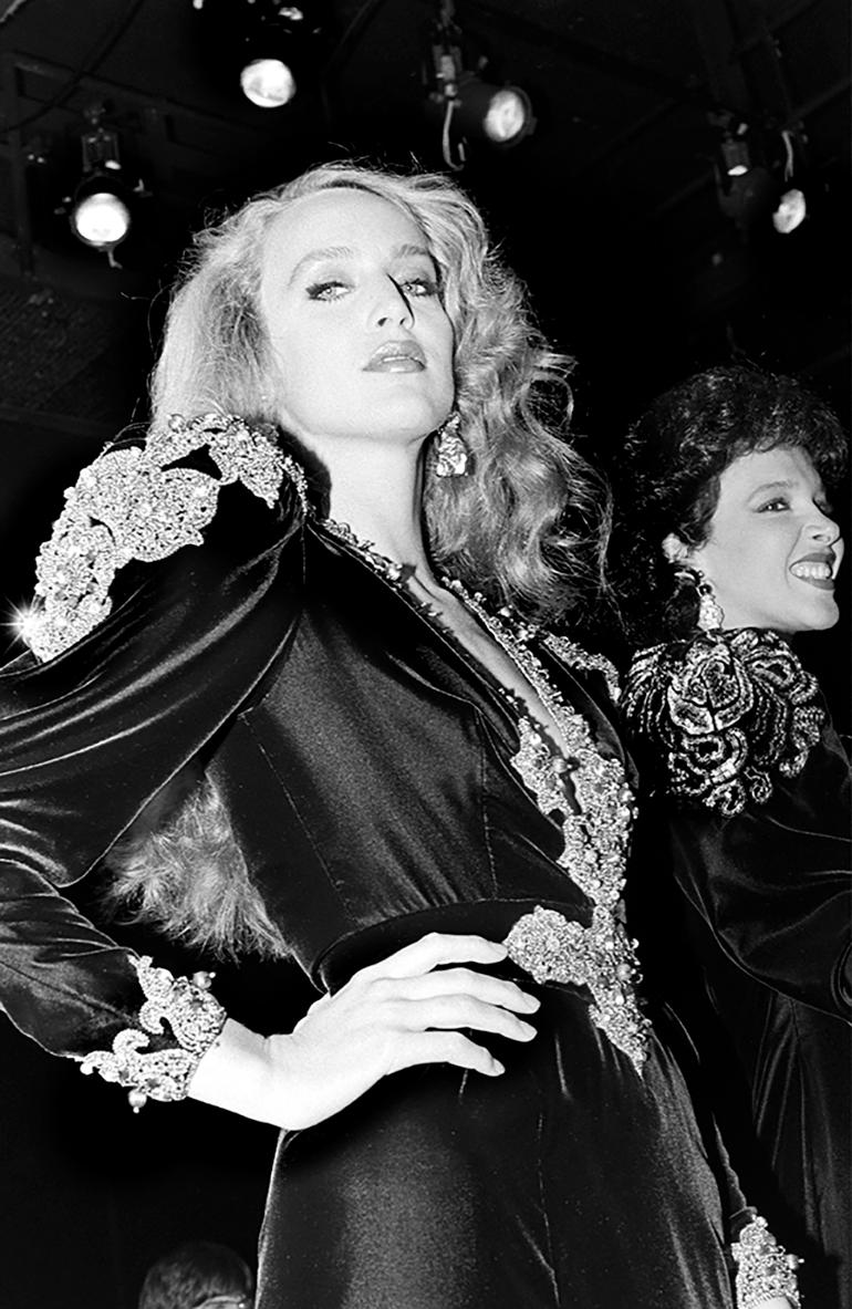 Supermodels Jerry Hall and Dalma Callado at Oscar de la Renta, 1981 - Pop Art Photograph by Dustin Pittman
