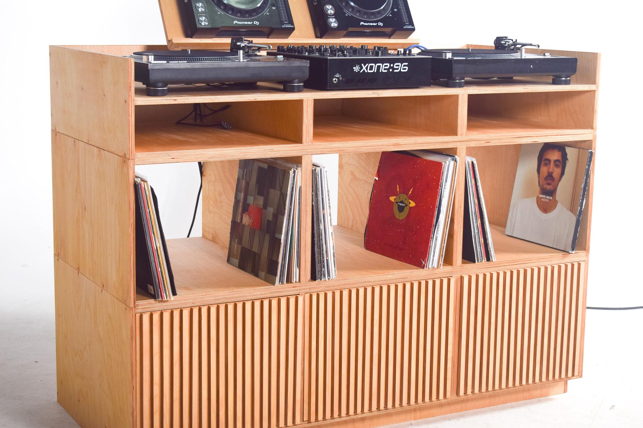 Cabina de DJ Dustwood Hecho a mano en venta