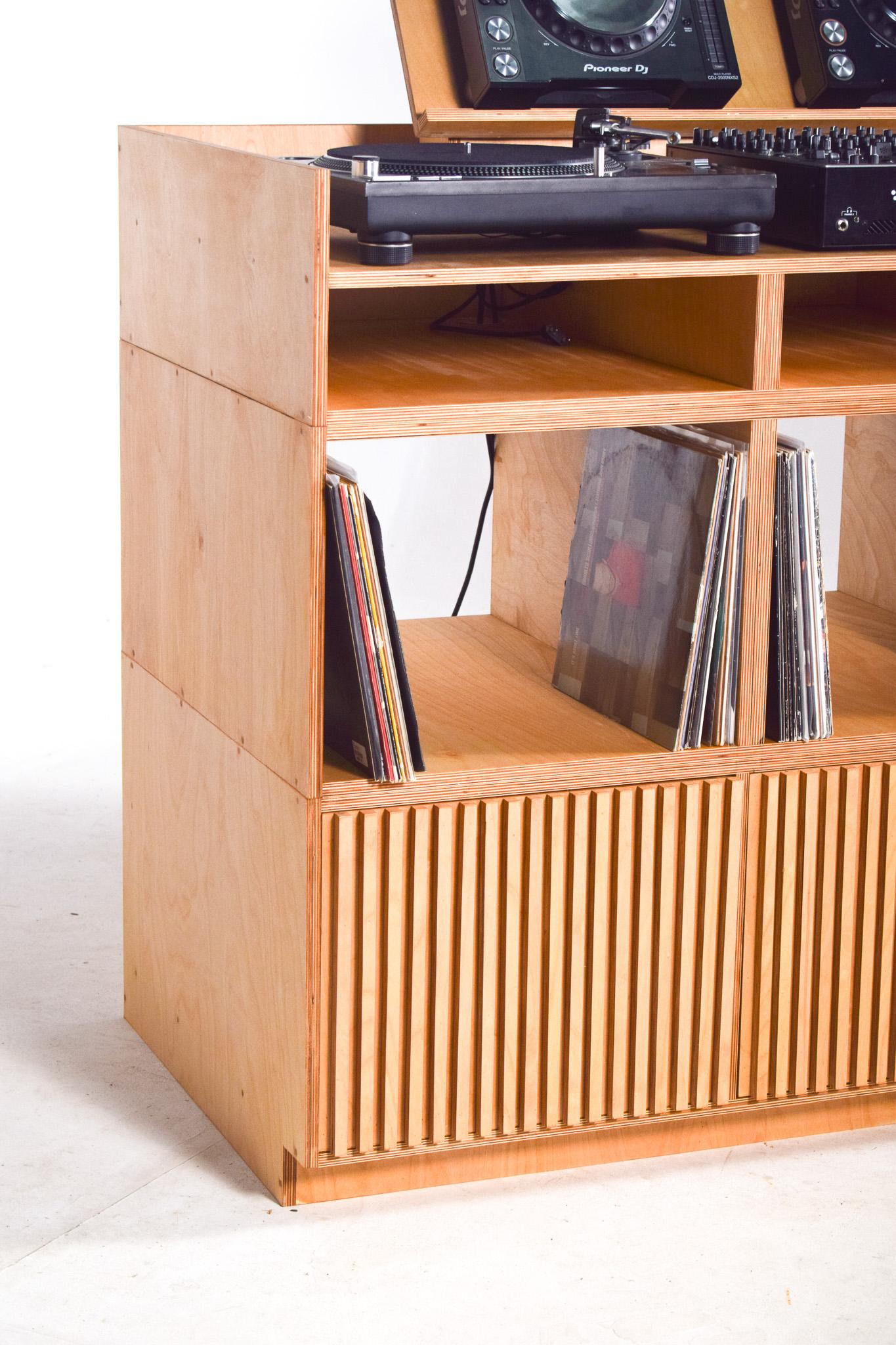 Cabina de DJ Dustwood Siglo XXI y contemporáneo en venta