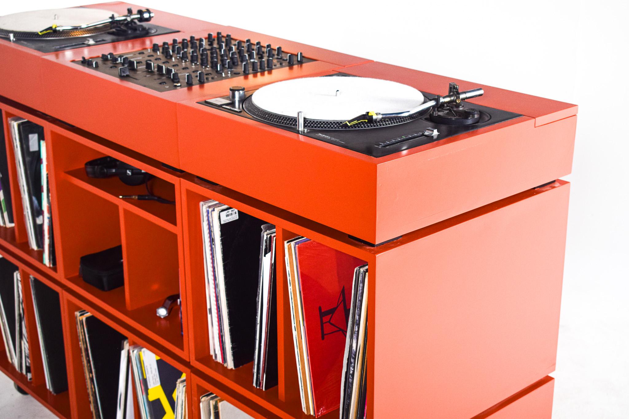 Orange lackierte Dj-Stiefel aus Staubholz im Zustand „Neu“ im Angebot in Lisboa, Lisboa