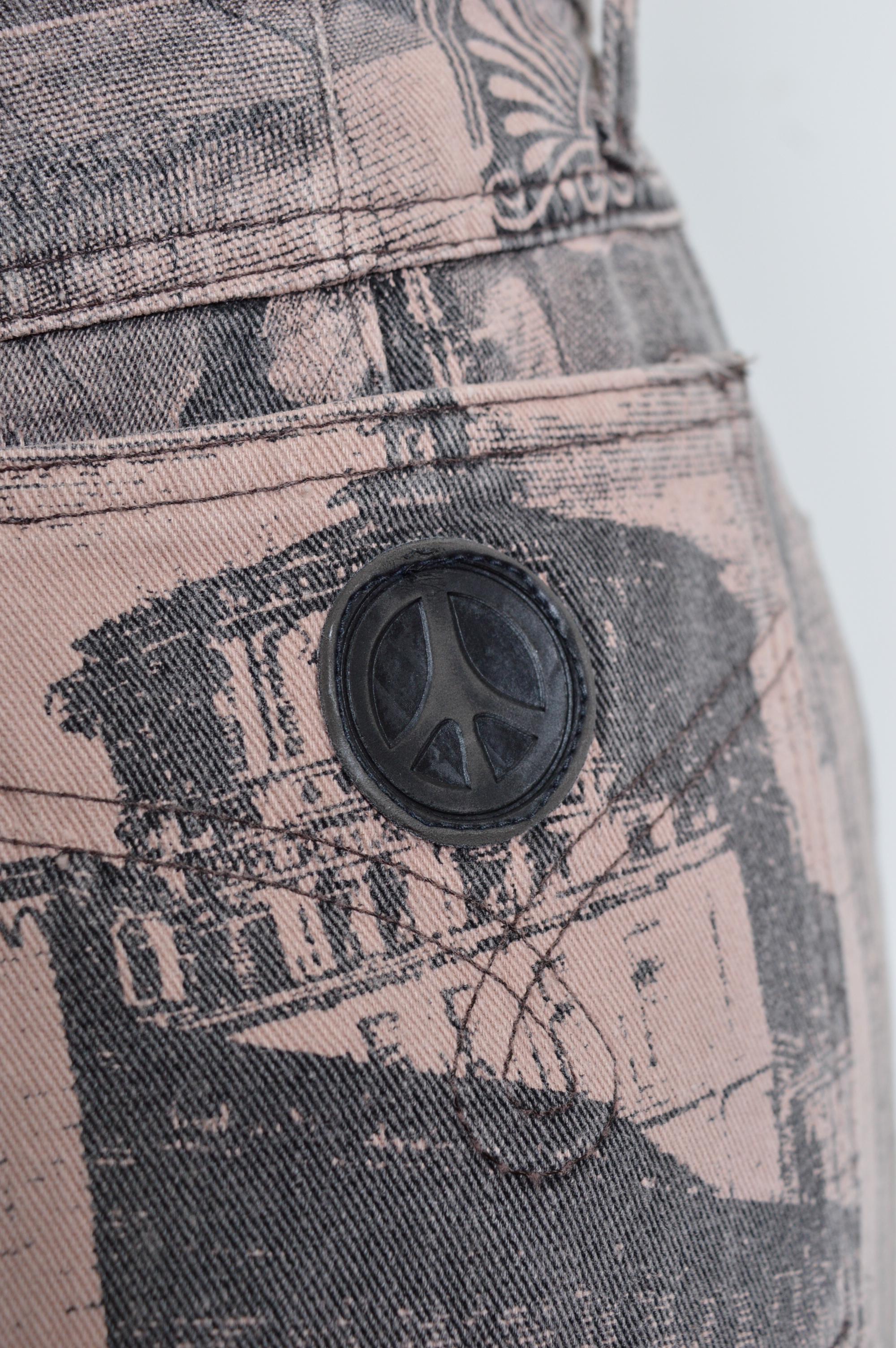 Staubiges Rosa 90er MOSCHINO Italienisch Antik Muster Ätzen Denim-Rock im Angebot 8