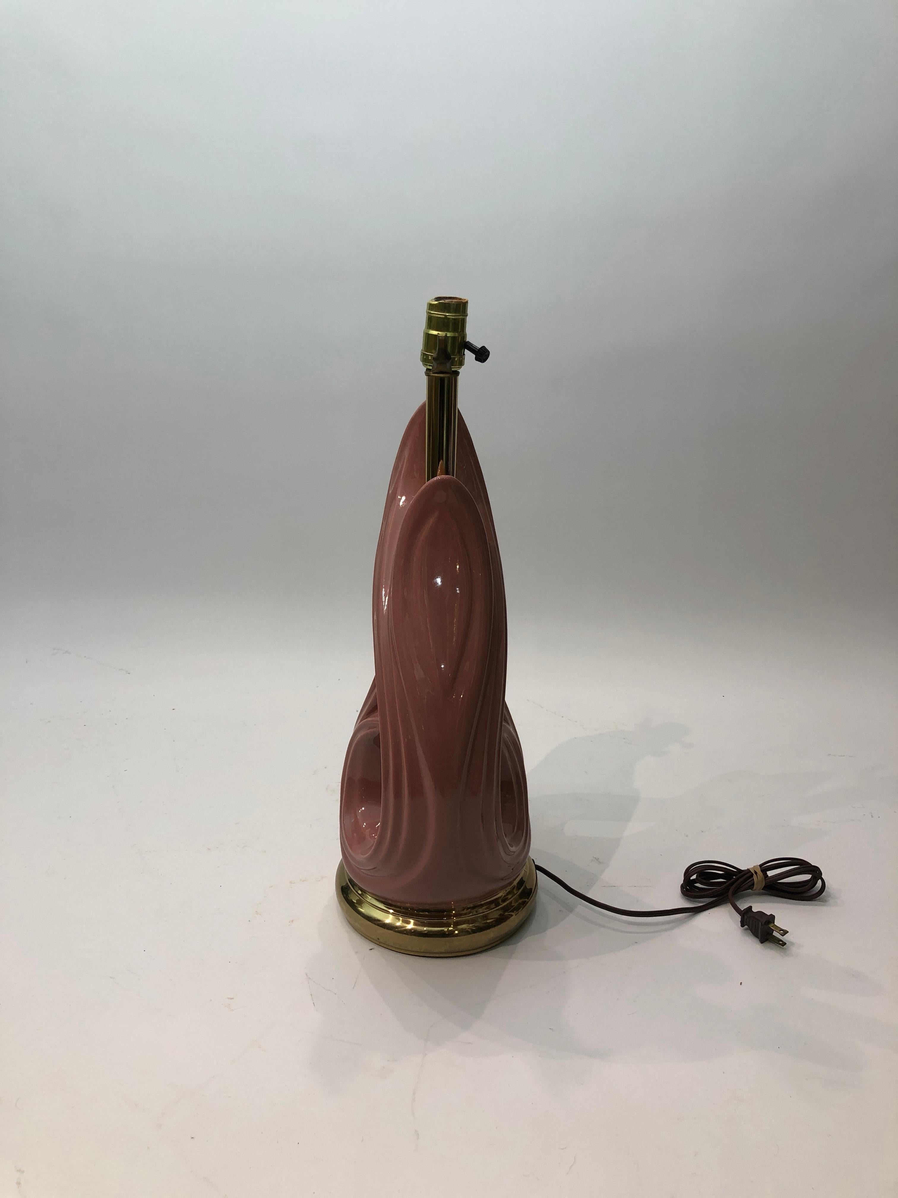 Lámpara de Sobremesa de Latón Cerámica Rosa Polvo 1970s Vintage Mid Century Modern en venta 3