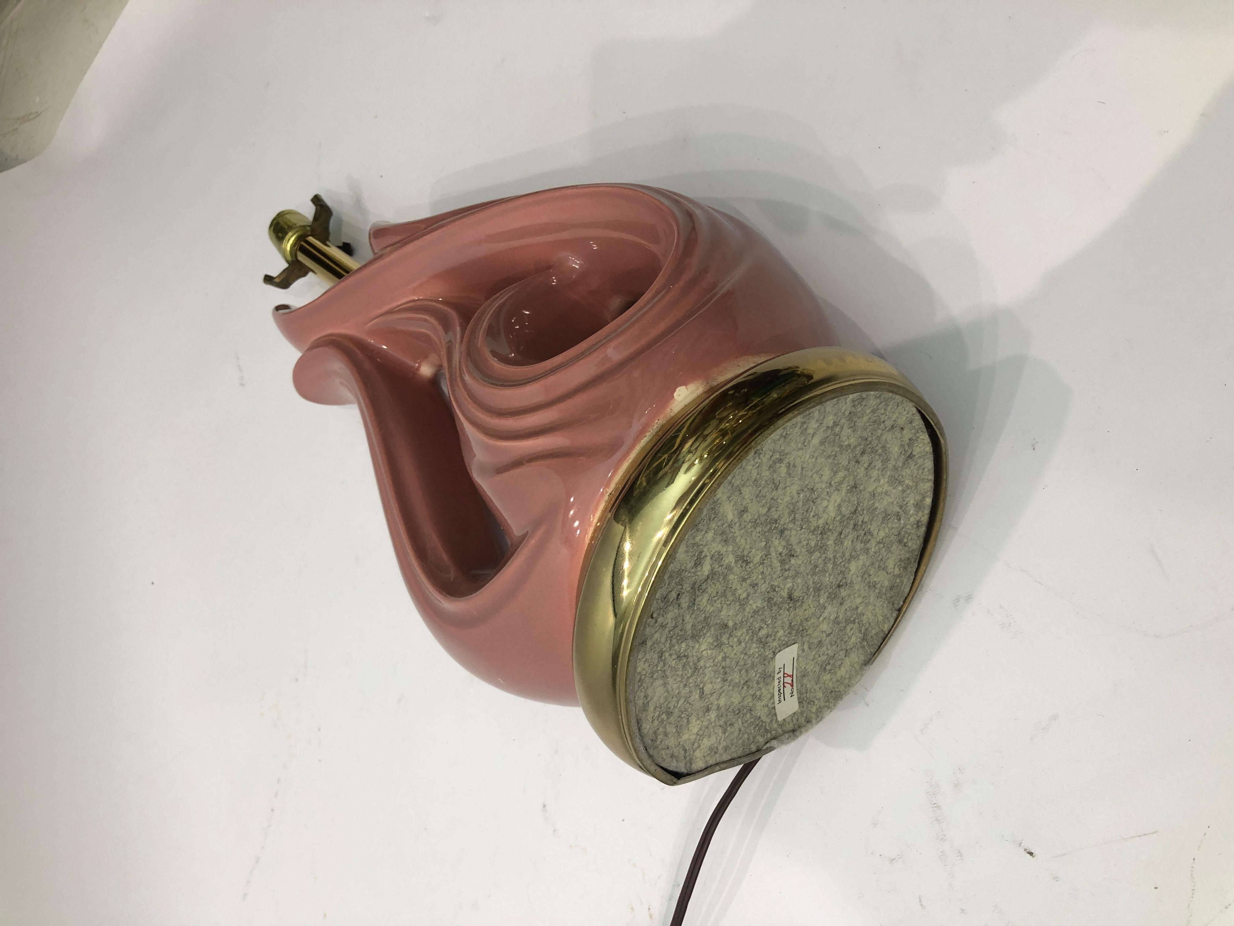 Lámpara de Sobremesa de Latón Cerámica Rosa Polvo 1970s Vintage Mid Century Modern en venta 5