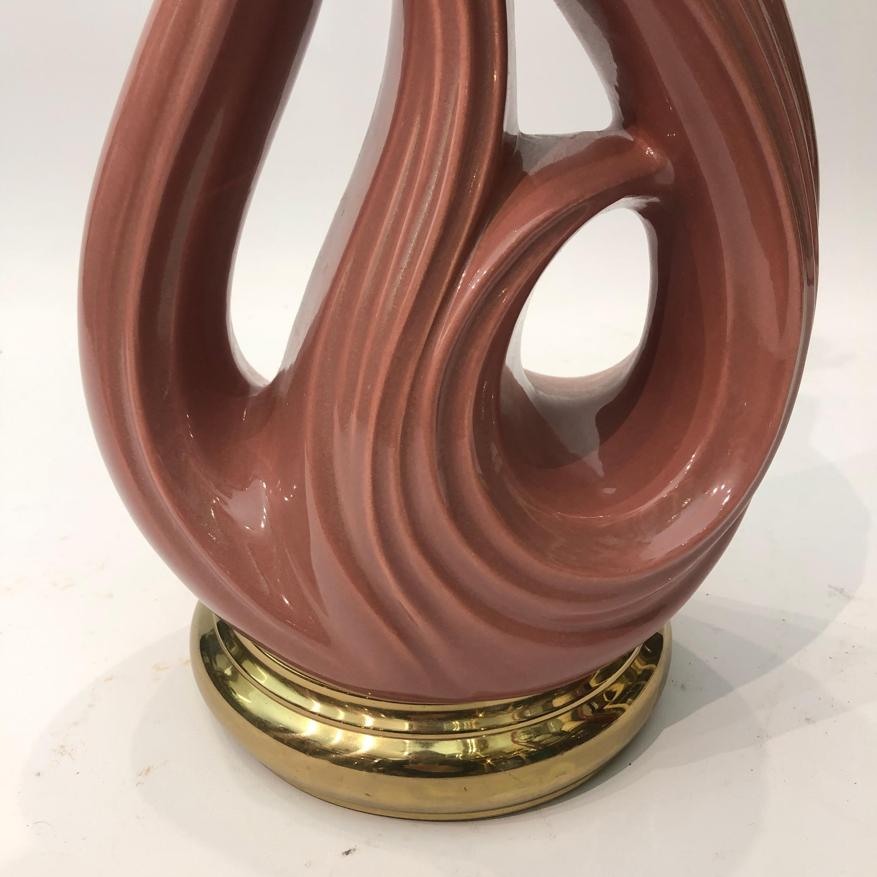 Lámpara de Sobremesa de Latón Cerámica Rosa Polvo 1970s Vintage Mid Century Modern en Bueno estado para la venta en London, GB
