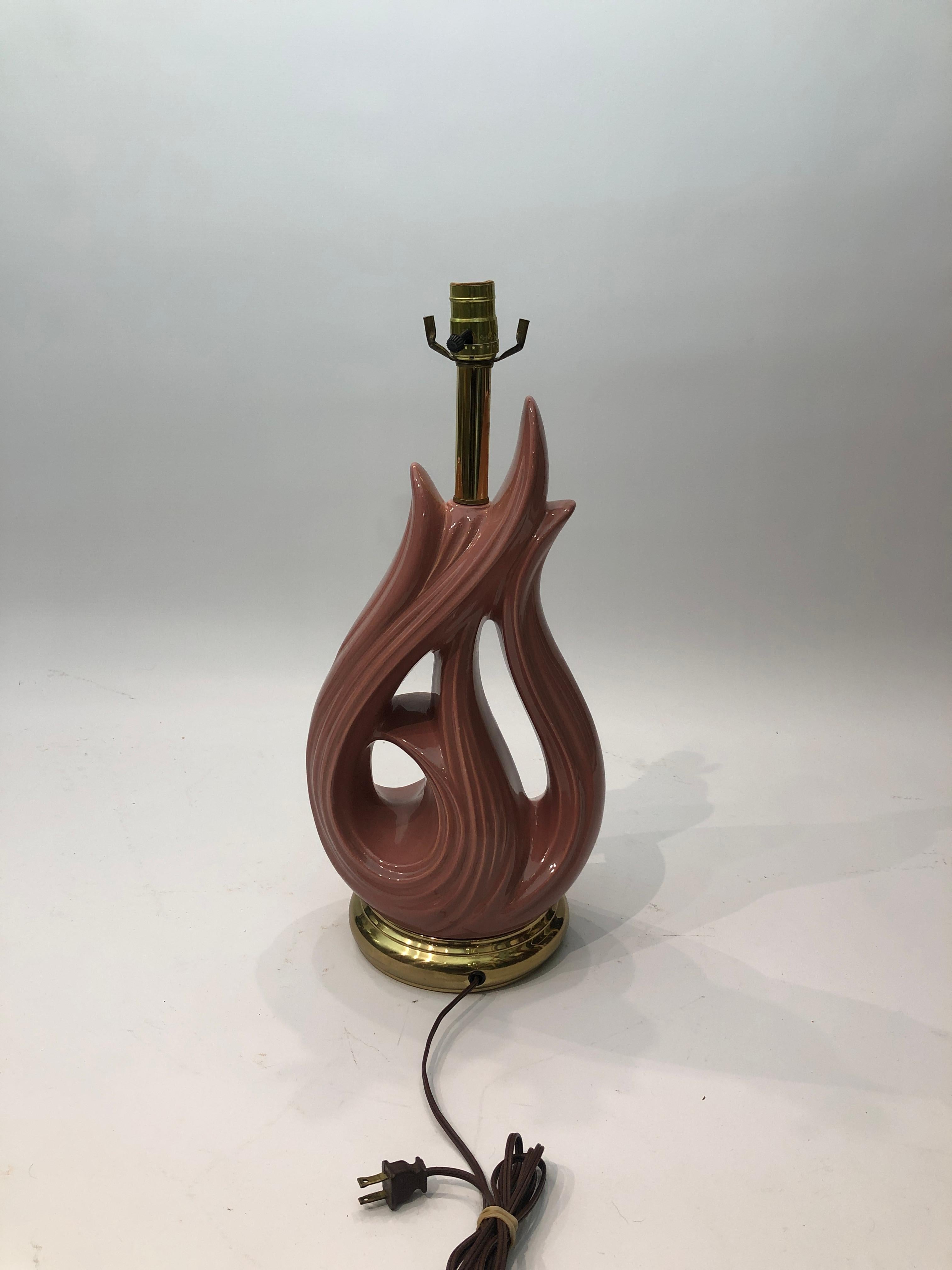 Lámpara de Sobremesa de Latón Cerámica Rosa Polvo 1970s Vintage Mid Century Modern en venta 2