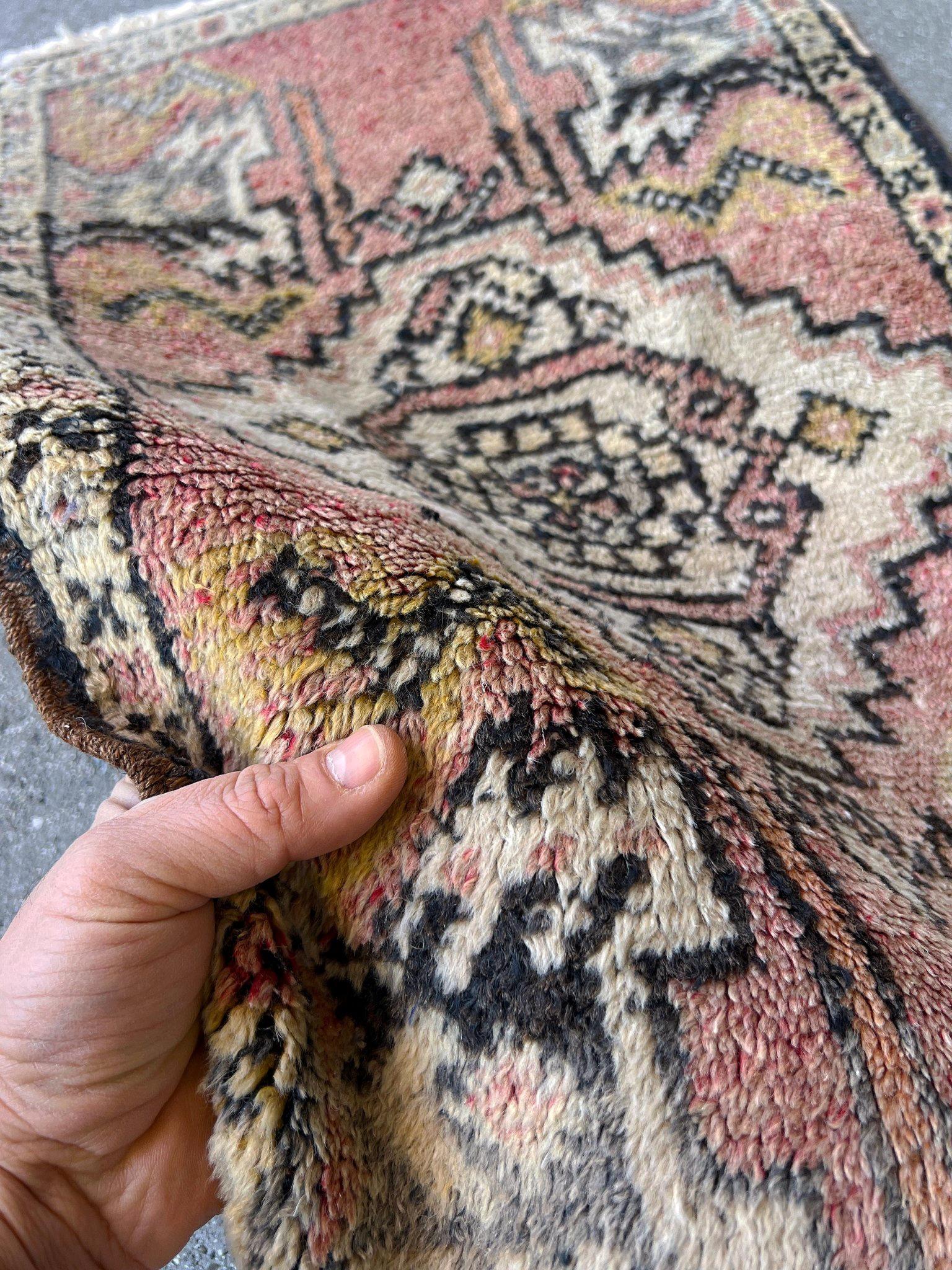 Mini Alfombra Yastik de Anatolia Rosa Polvo - Alfombra de baño / felpudo turco vintage Anudado a mano en venta