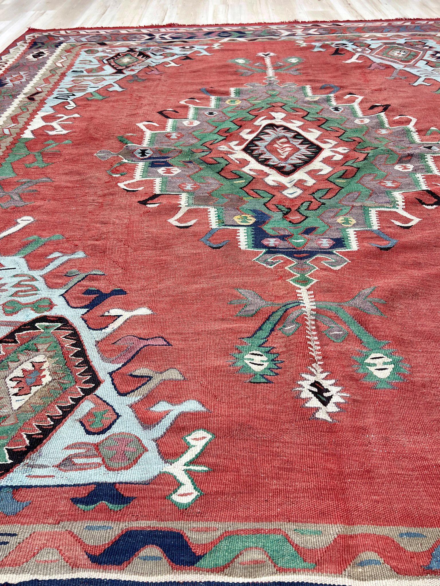 Kilim Oushak rosa polveroso - Tappeto turco semi-antico a trama piatta - 8′4″×9′10″- 1940s In condizioni buone in vendita a Burlingame, CA