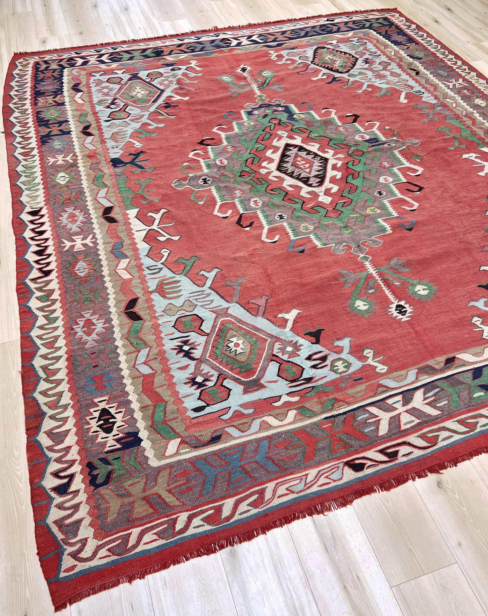 Metà XX secolo Kilim Oushak rosa polveroso - Tappeto turco semi-antico a trama piatta - 8′4″×9′10″- 1940s in vendita