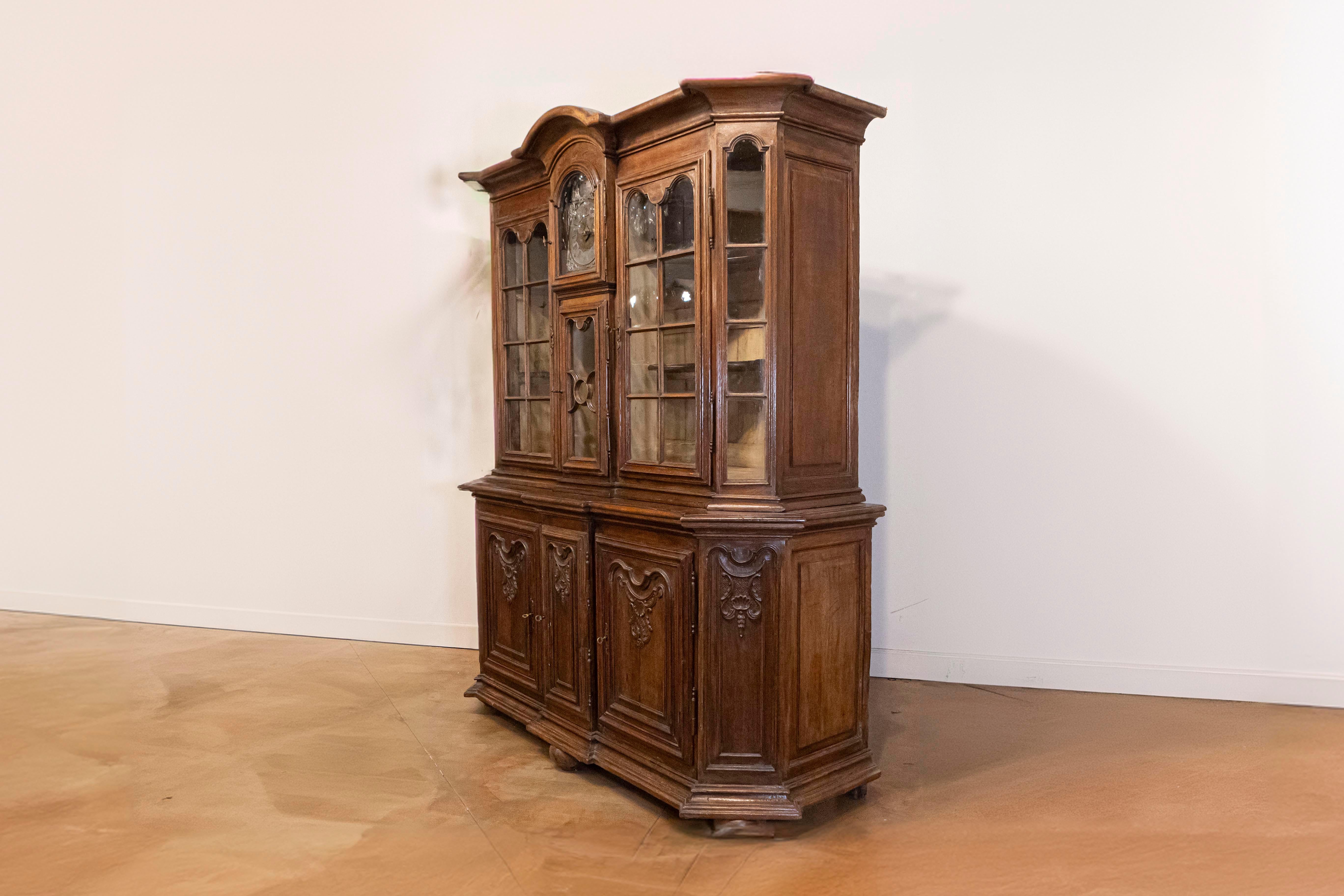 Dutch 1793s Carved Oak Buffet À Deux-Corps with Glass Doors and Pewter Clock For Sale 7