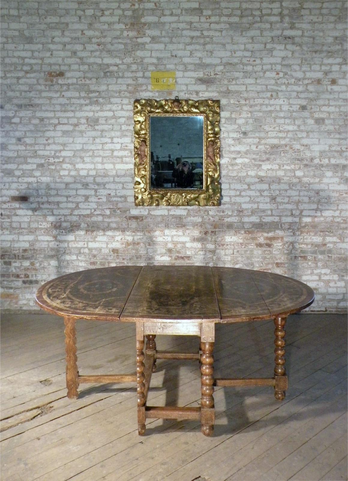 Dutch 17th Century Painted Large Oval Gate-Leg Dining Table For Sale 1