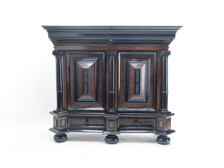 Dutch 17th Century Rosewood Ebony Baroque Cupboard Kussenkast, 1670 In Good Condition For Sale In Paris, FR