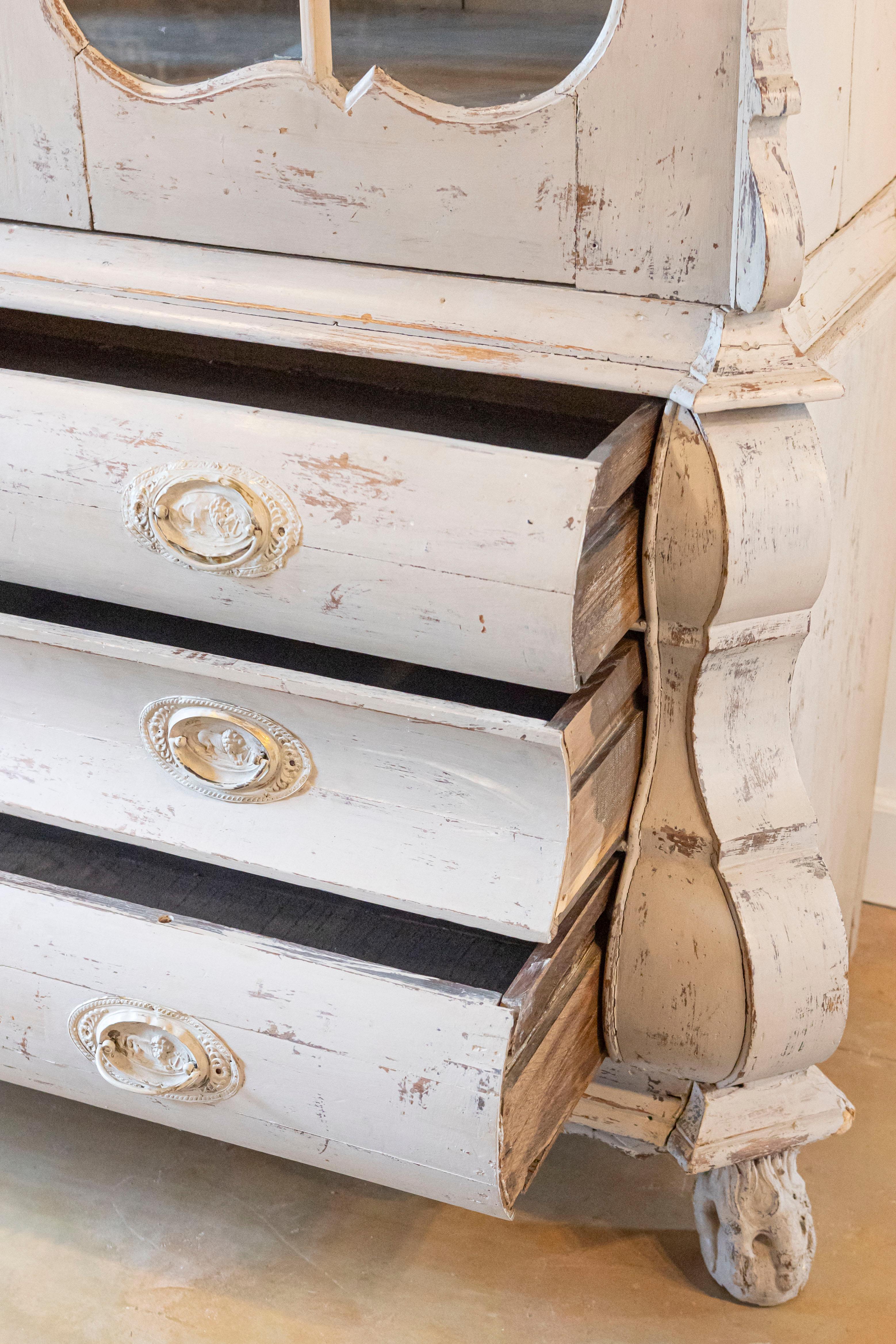 Dutch 1850s Rococo Revival Painted Cabinet with Glass Doors and Bombé Chest For Sale 5