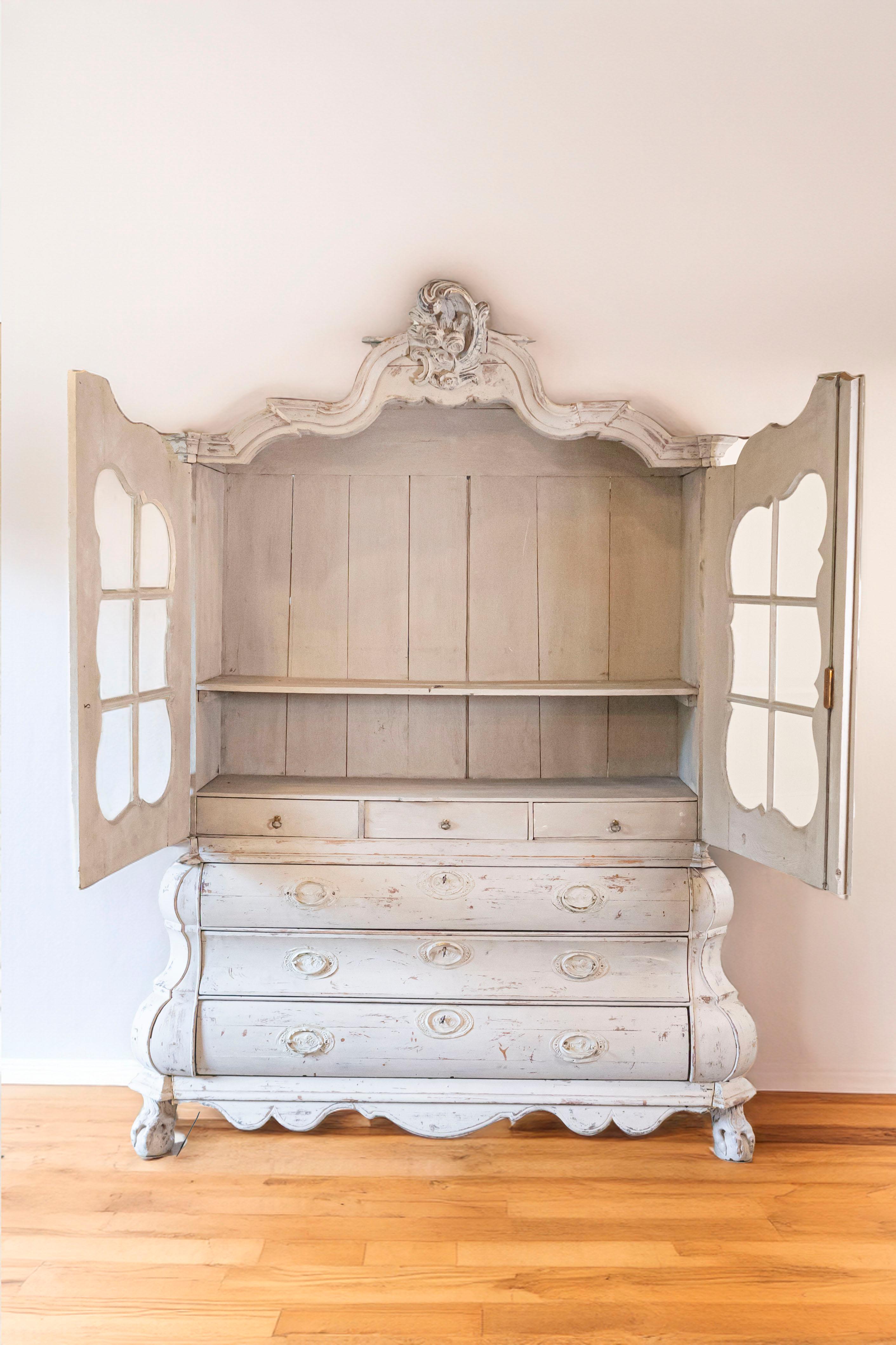 Dutch 1850s Rococo Revival Painted Cabinet with Glass Doors and Bombé Chest In Good Condition For Sale In Atlanta, GA