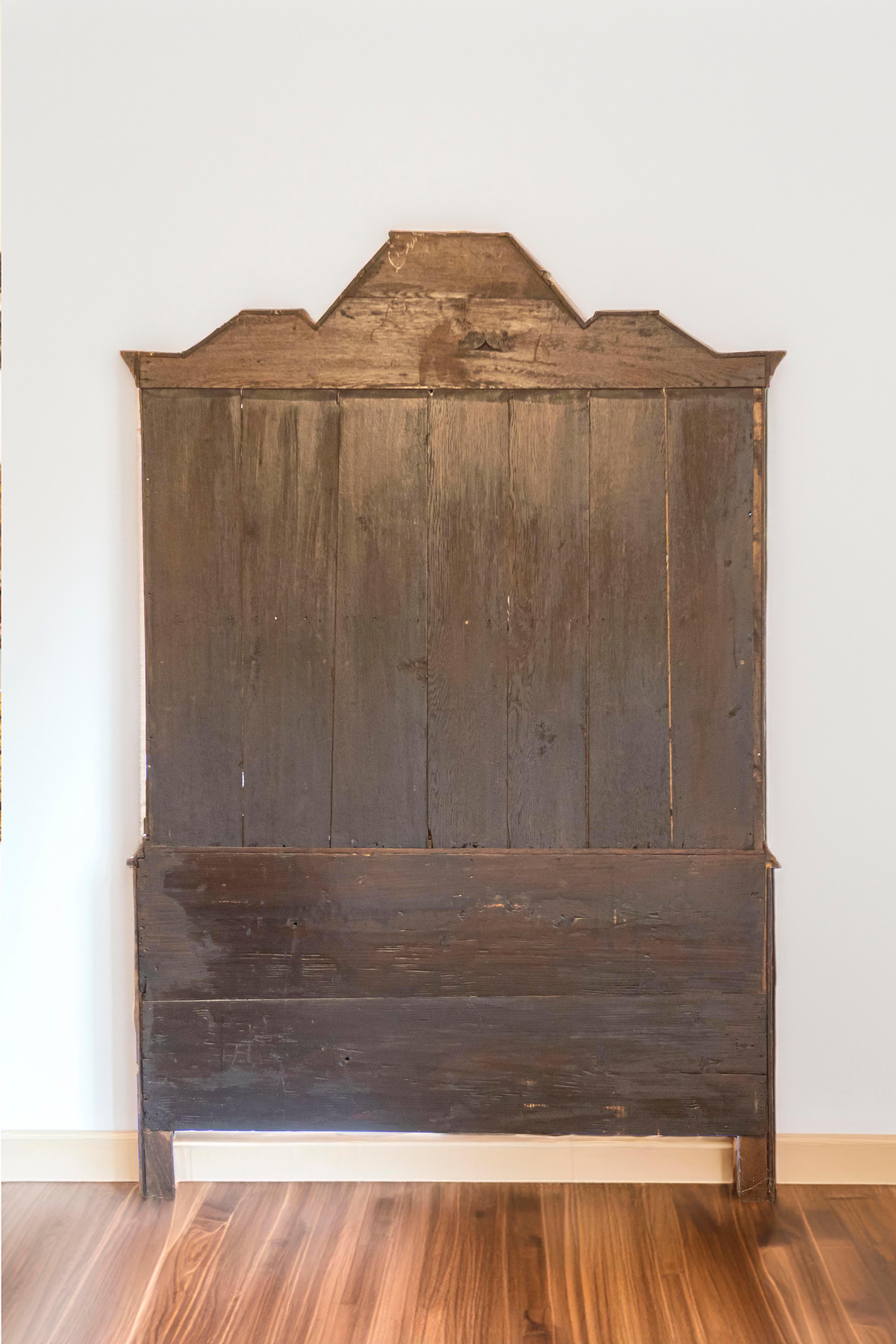 Dutch 1850s Rococo Revival Painted Cabinet with Glass Doors and Bombé Chest For Sale 1
