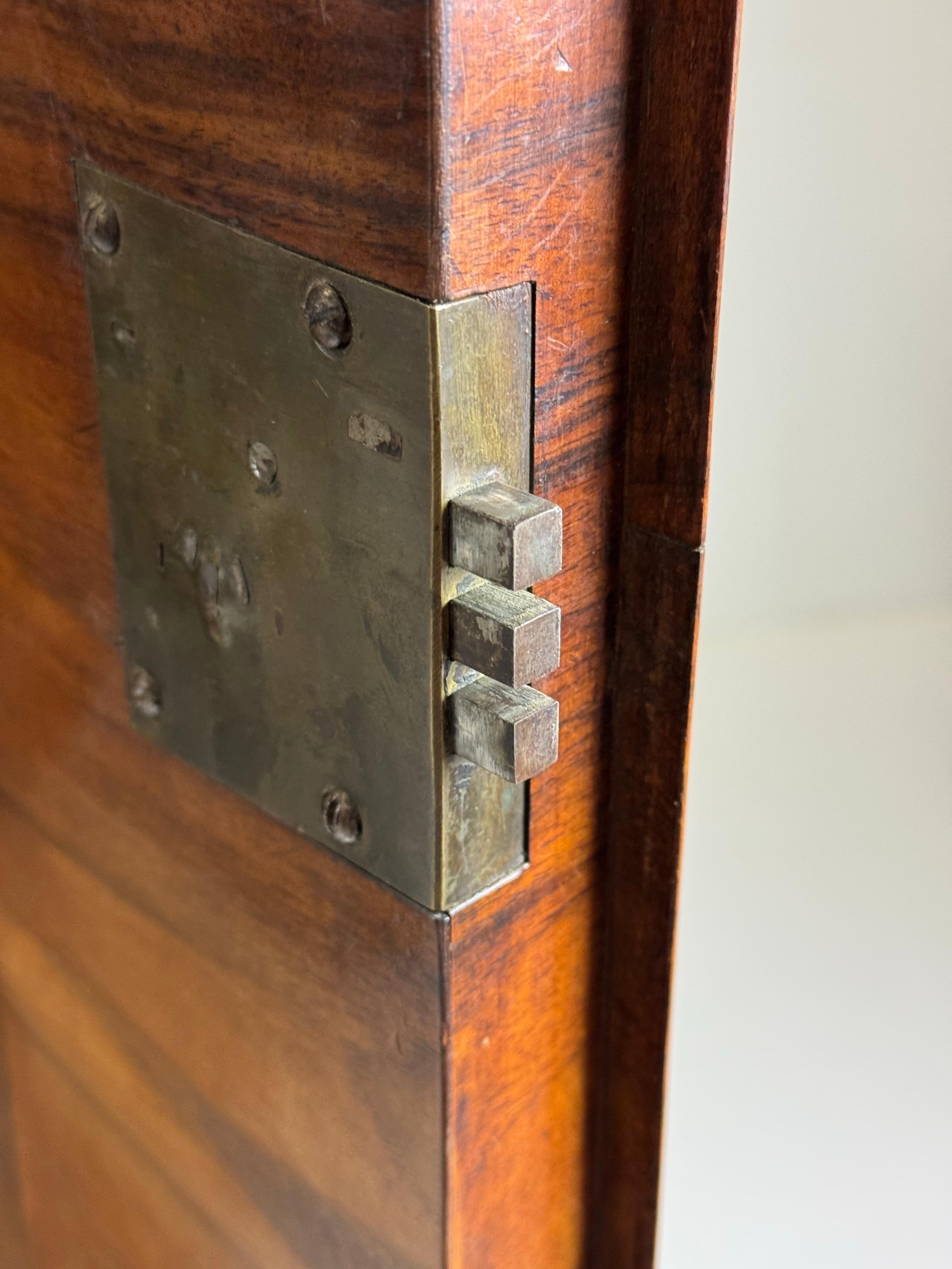 Dutch 18th century Burr Walnut Cabinet For Sale 6