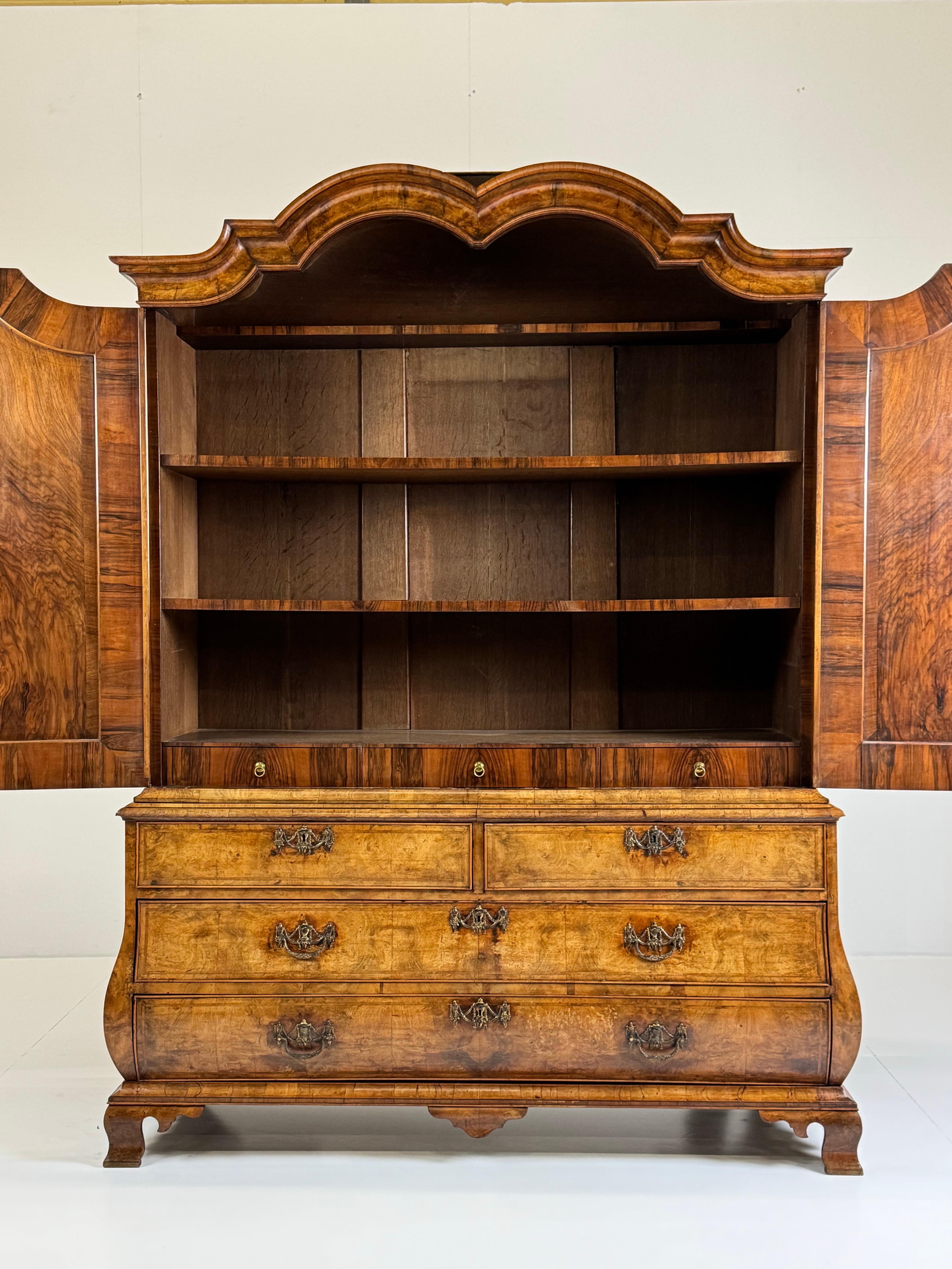 Dutch 18th century Burr Walnut Cabinet For Sale 10