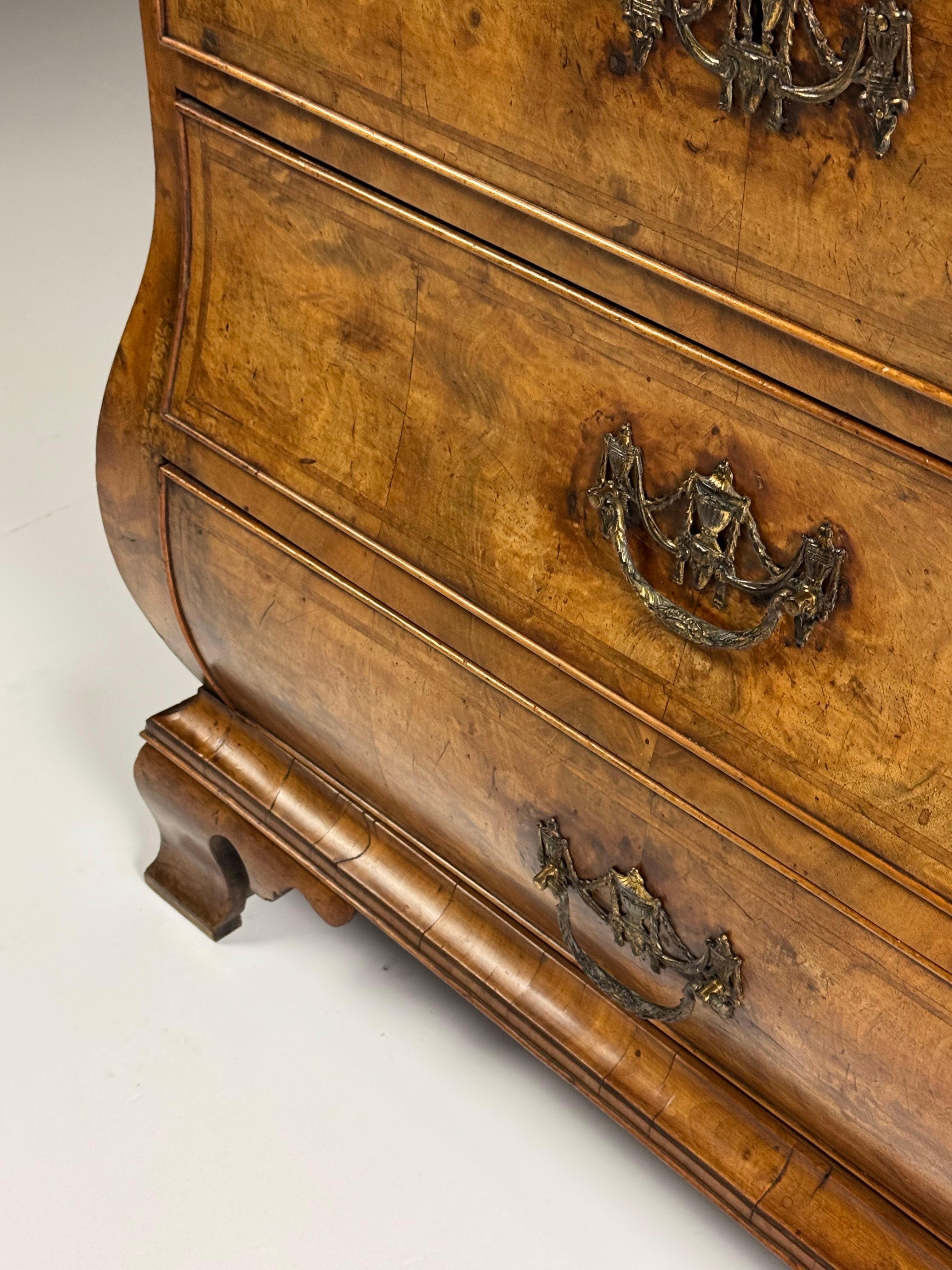 Dutch 18th century Burr Walnut Cabinet For Sale 11