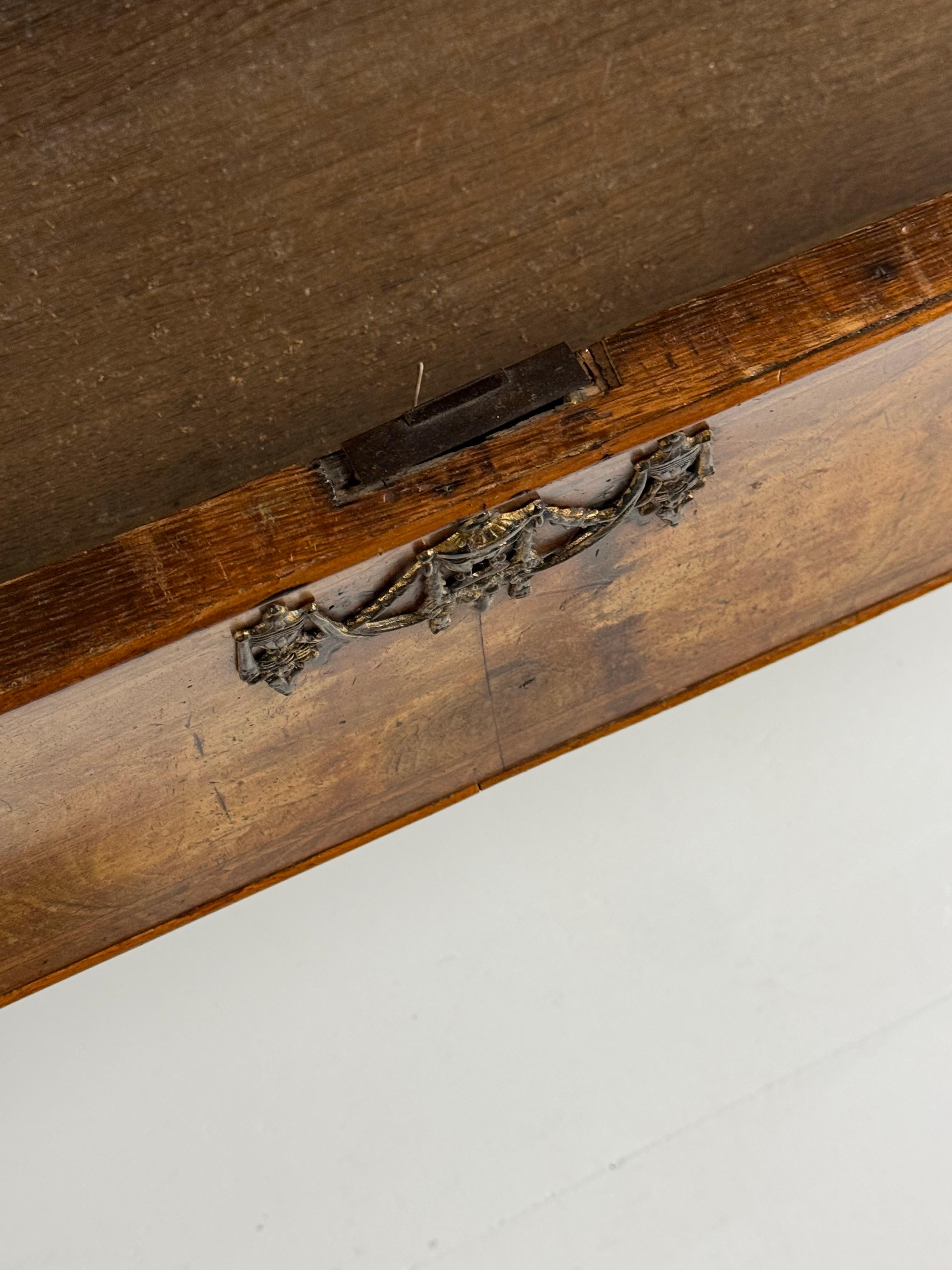 Dutch 18th century Burr Walnut Cabinet For Sale 12