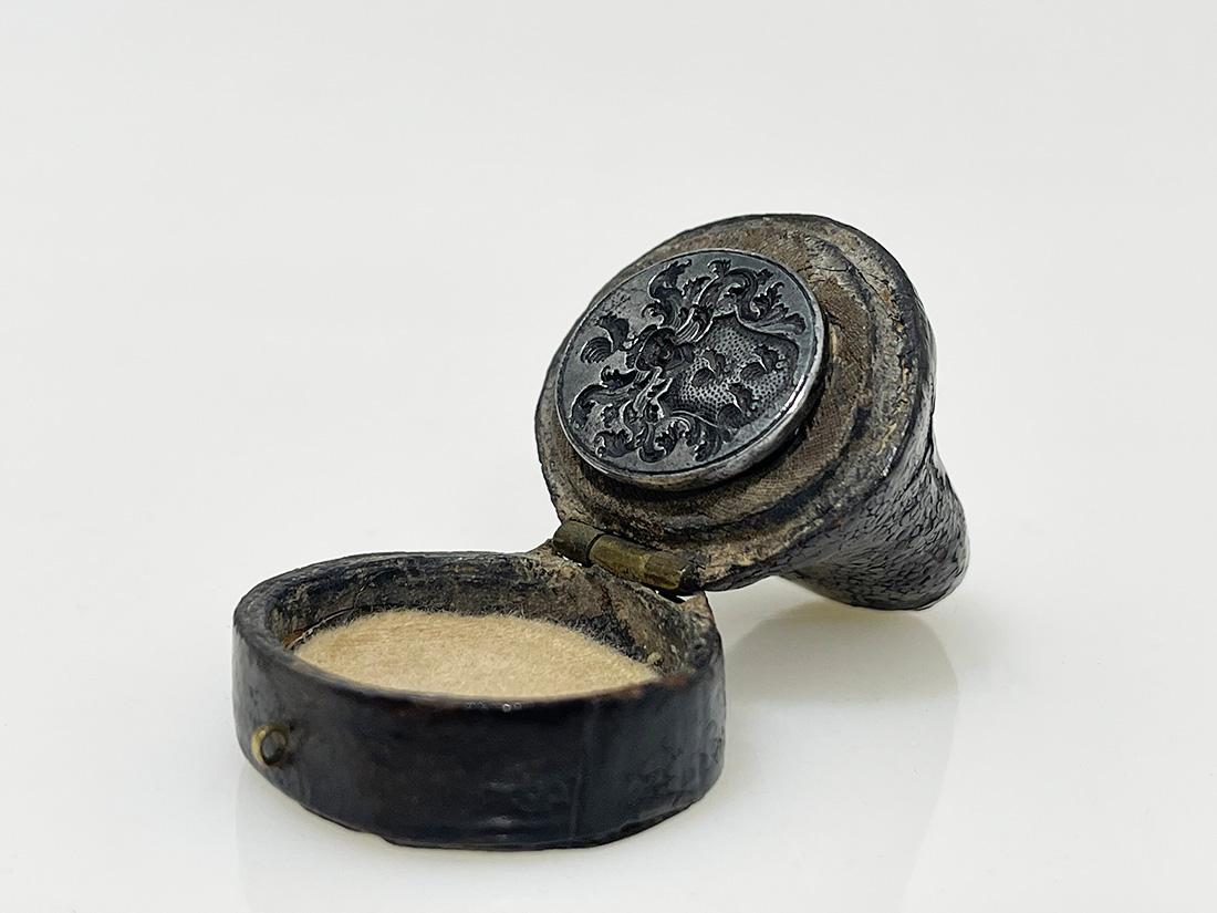 18th Century and Earlier Dutch 18th Century Fob seal with coat of arms For Sale