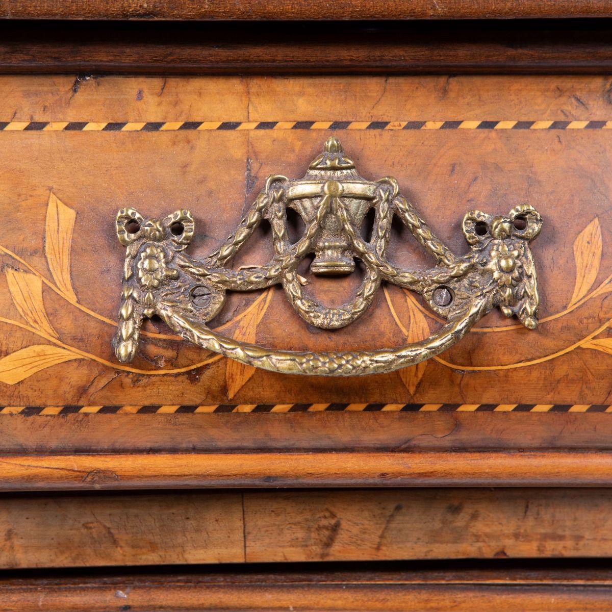 Dutch 18th Century Rococo Vitrine with Bombe Base and Exceptional Marquetry For Sale 9